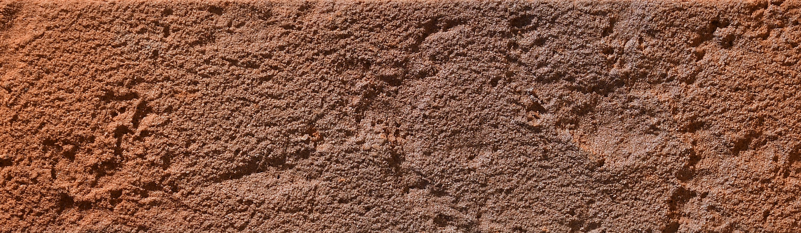 кирпич на белом фоне