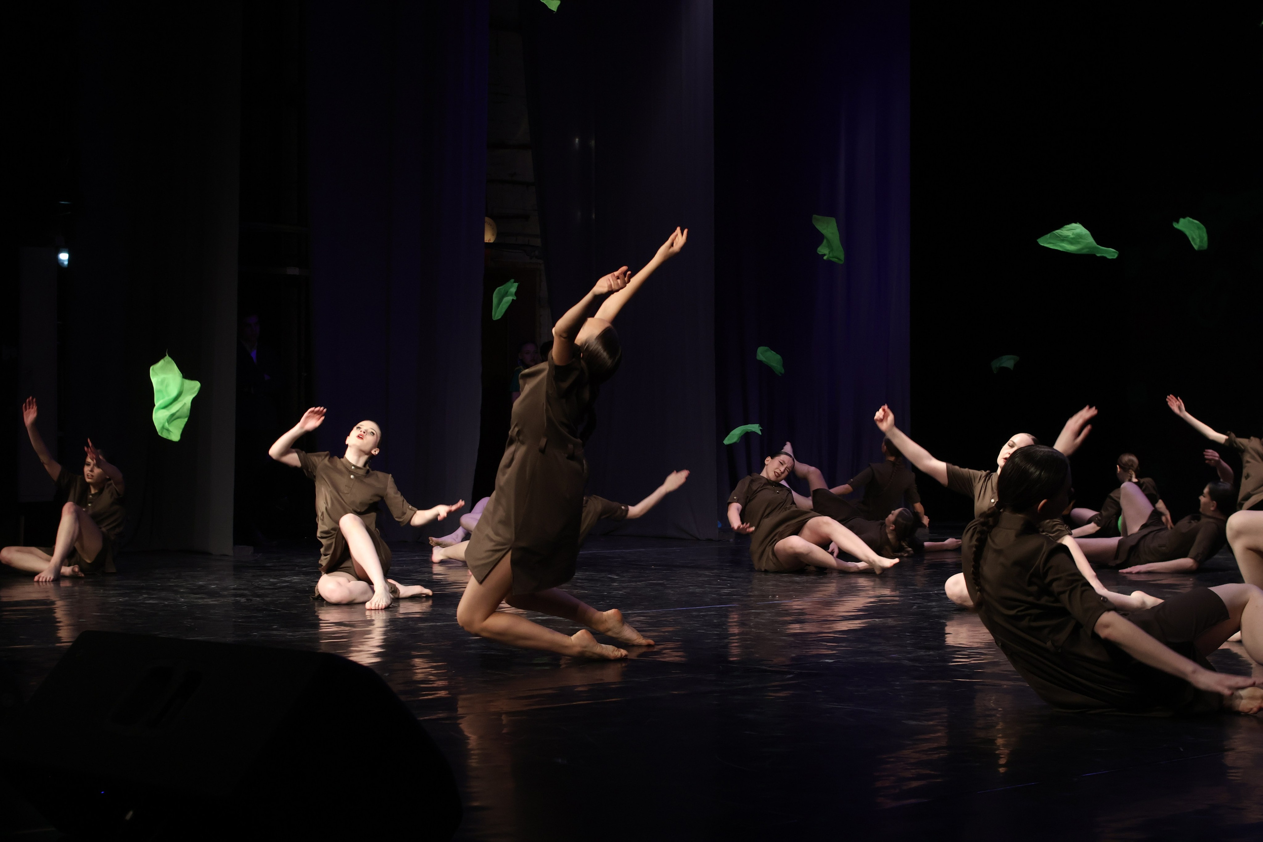 13 апреля, г. Томск. Золотое яблочко