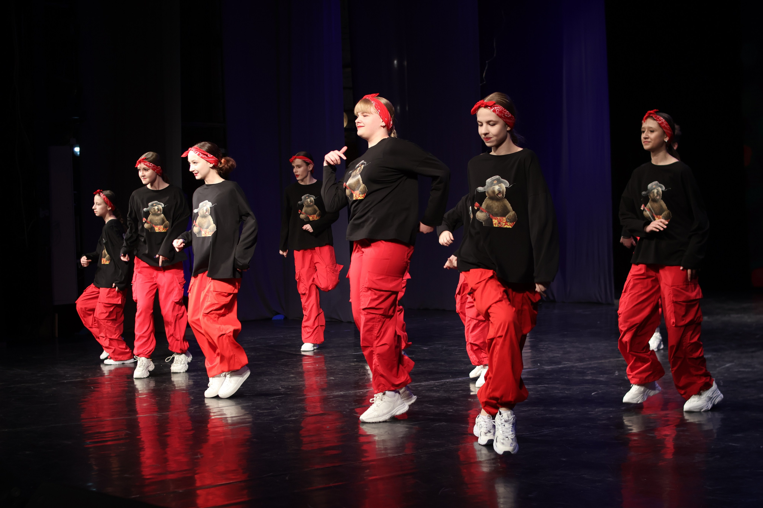 13 апреля, г. Томск. Золотое яблочко