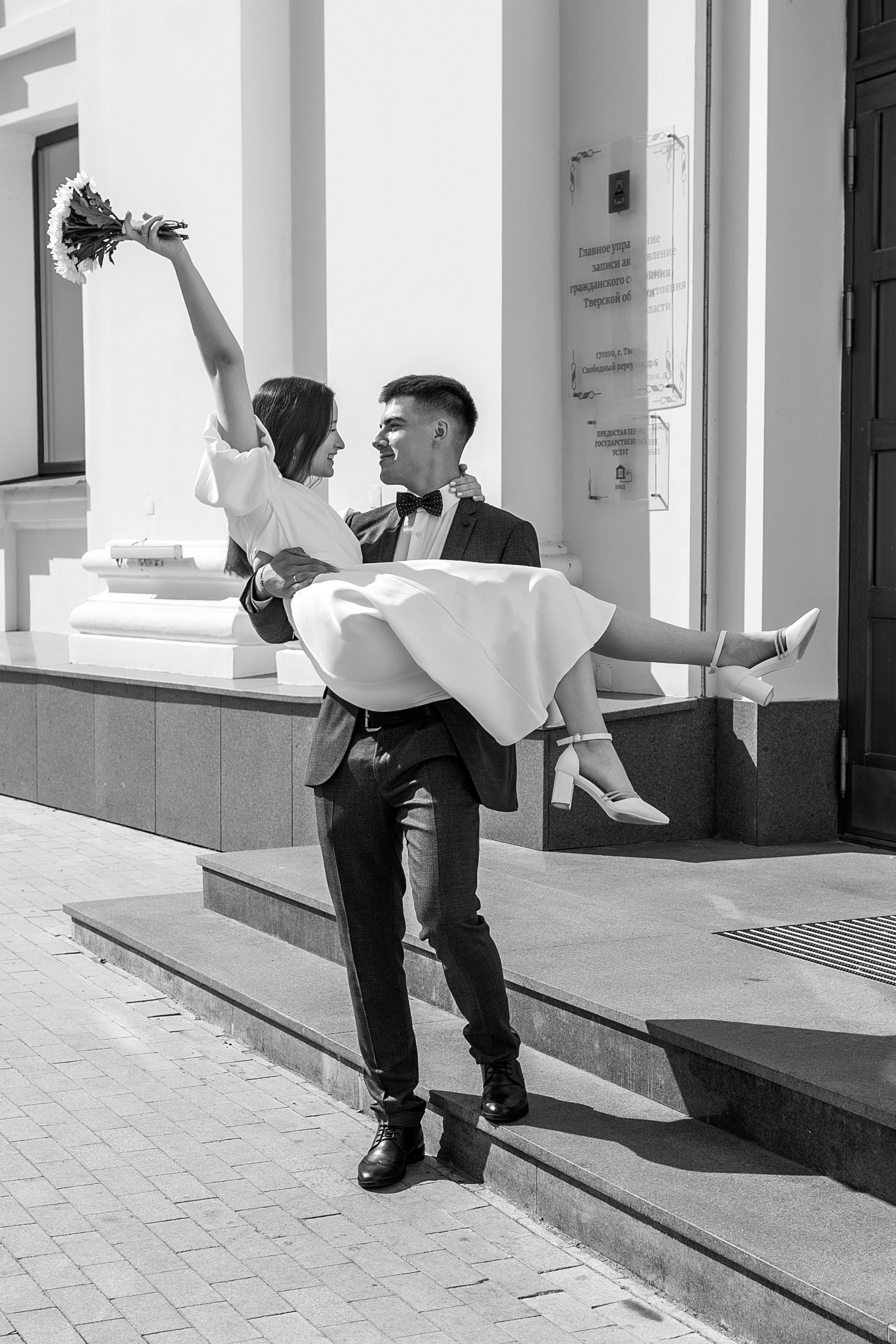 Свадебная прогулка (bw-version). Фотограф в Твери и Москве Юлия Бахтамова