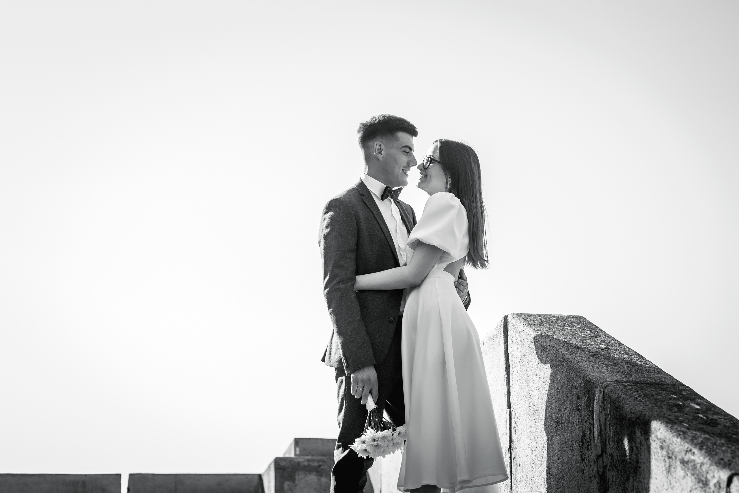 Свадебная прогулка (bw-version). Фотограф в Твери и Москве Юлия Бахтамова