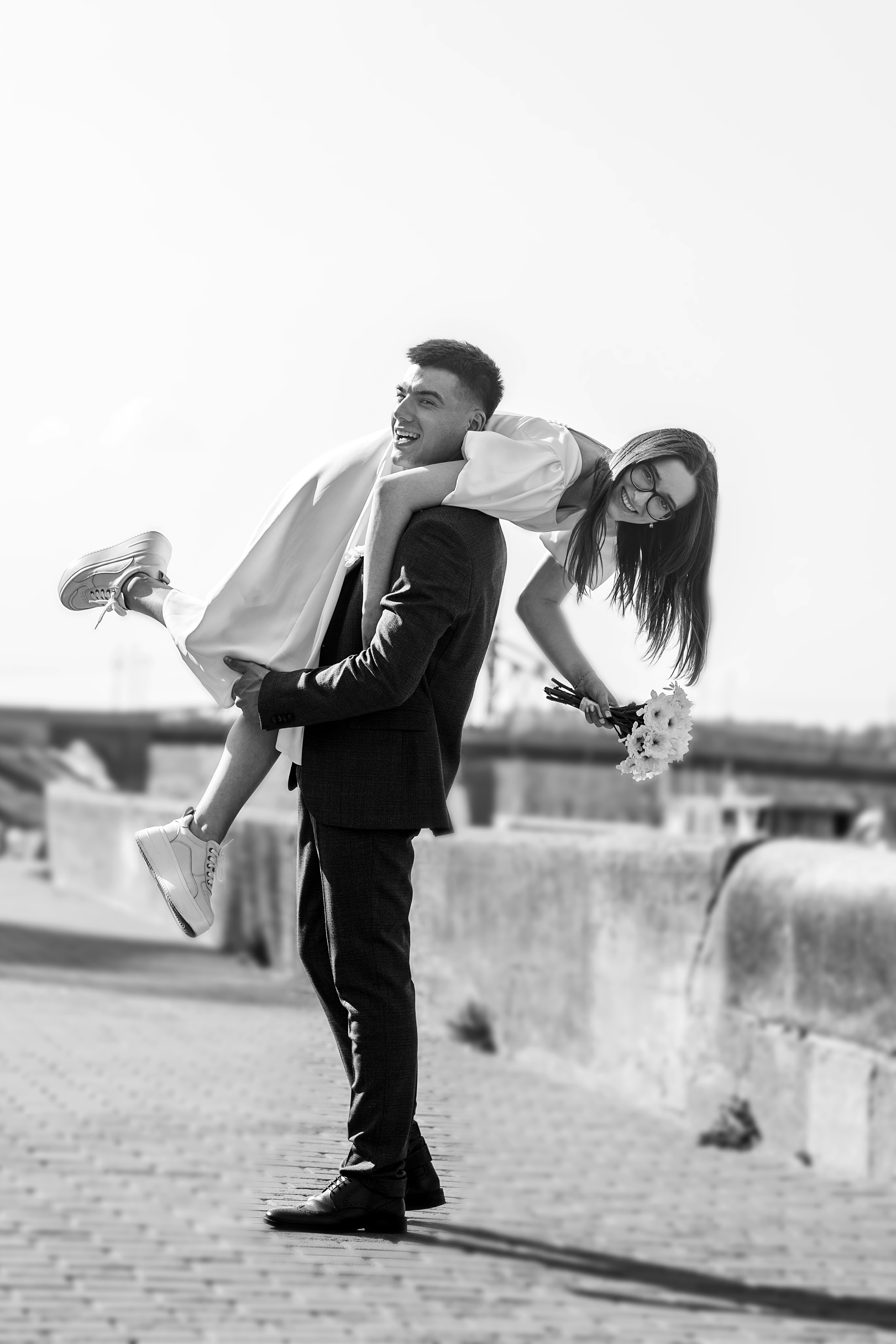 Свадебная прогулка (bw-version). Фотограф в Твери и Москве Юлия Бахтамова