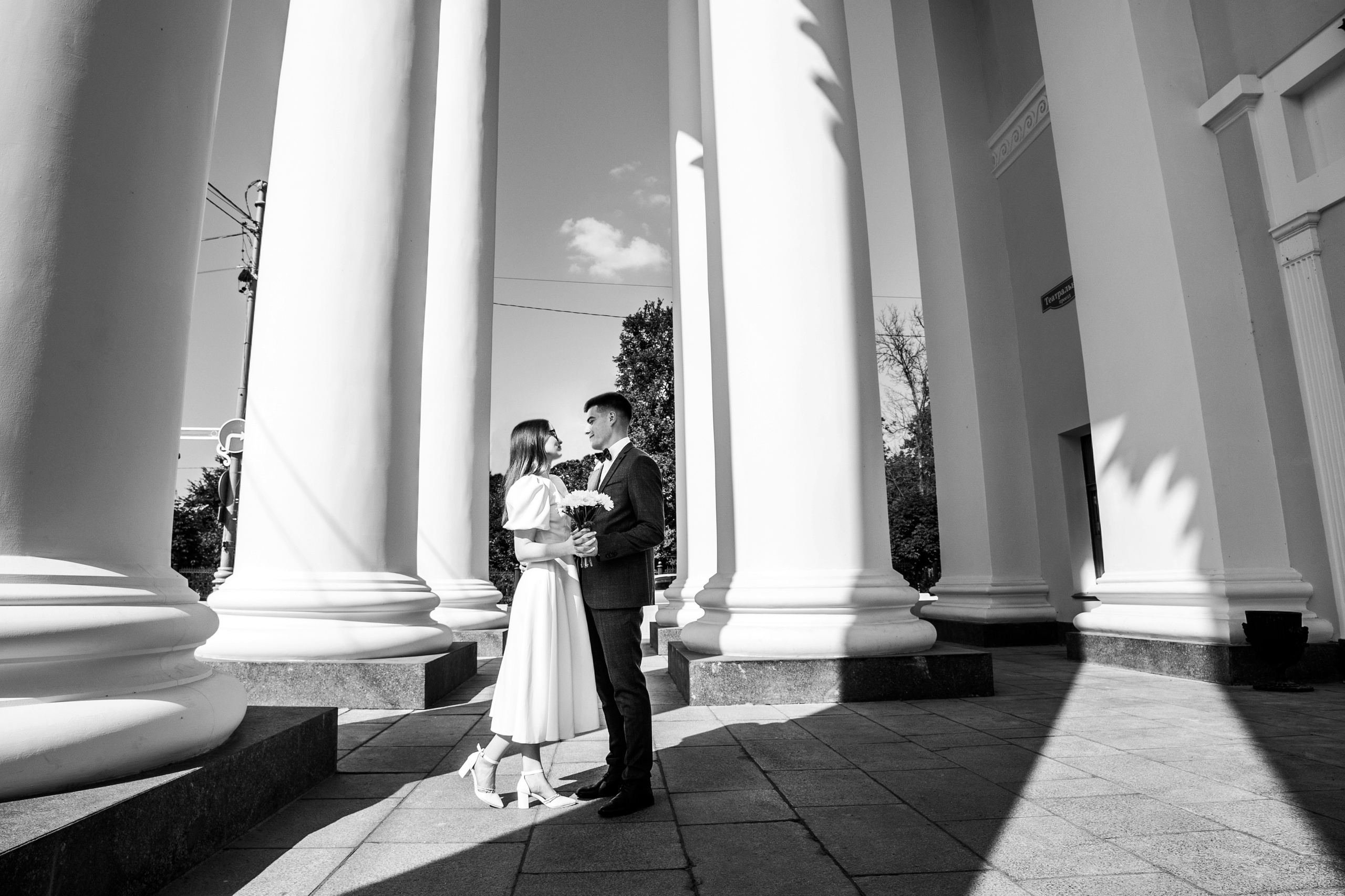 Свадебная прогулка (bw-version). Фотограф в Твери и Москве Юлия Бахтамова