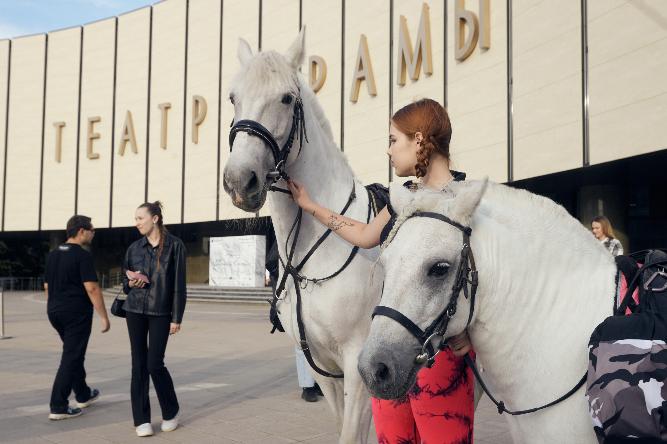 Открытие 105-го театрального сезона. Театр драмы им. М. Горького. Фотограф Юлия Маринина