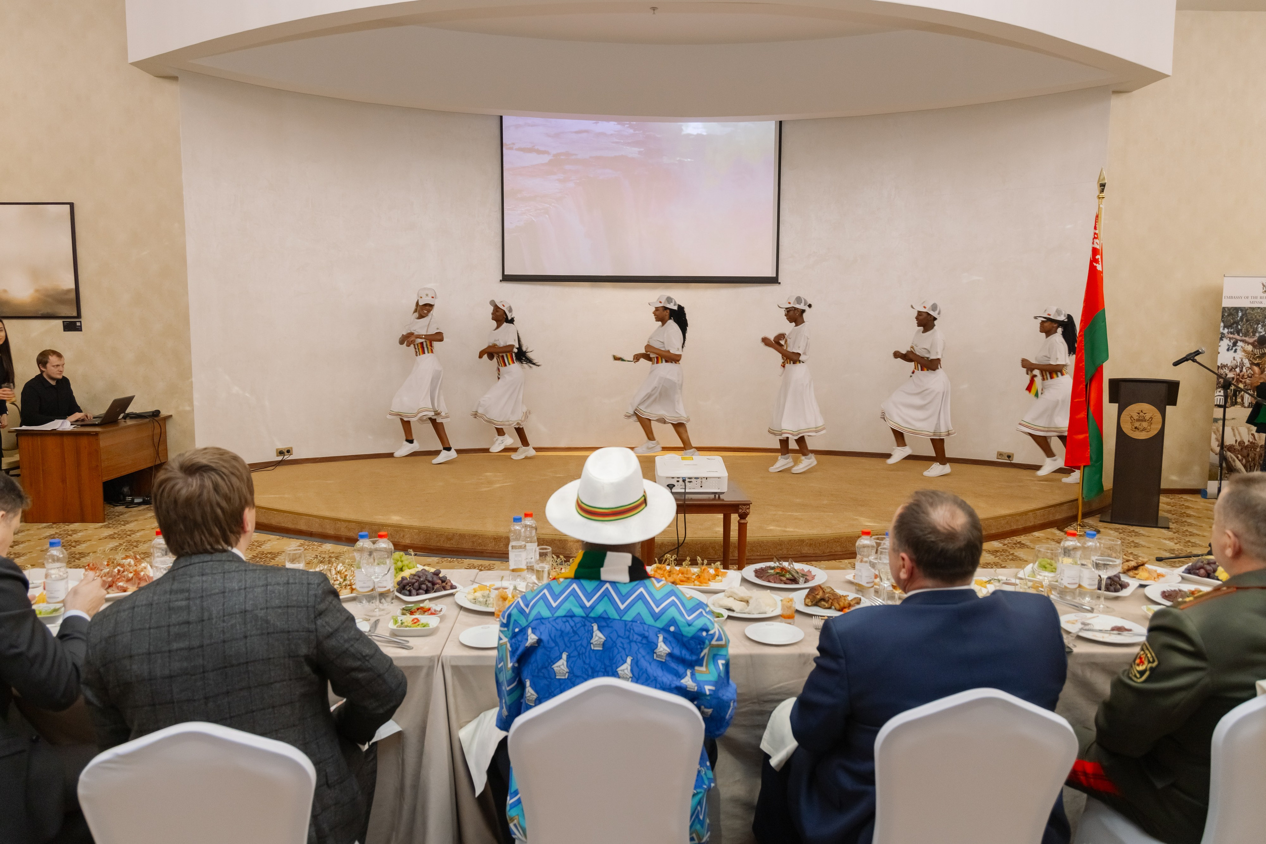 Фотосъемка делегации Посольства Зимбабве в Минске. Свадебный фотограф в Минске/Беларуси Сергей Спиридонов