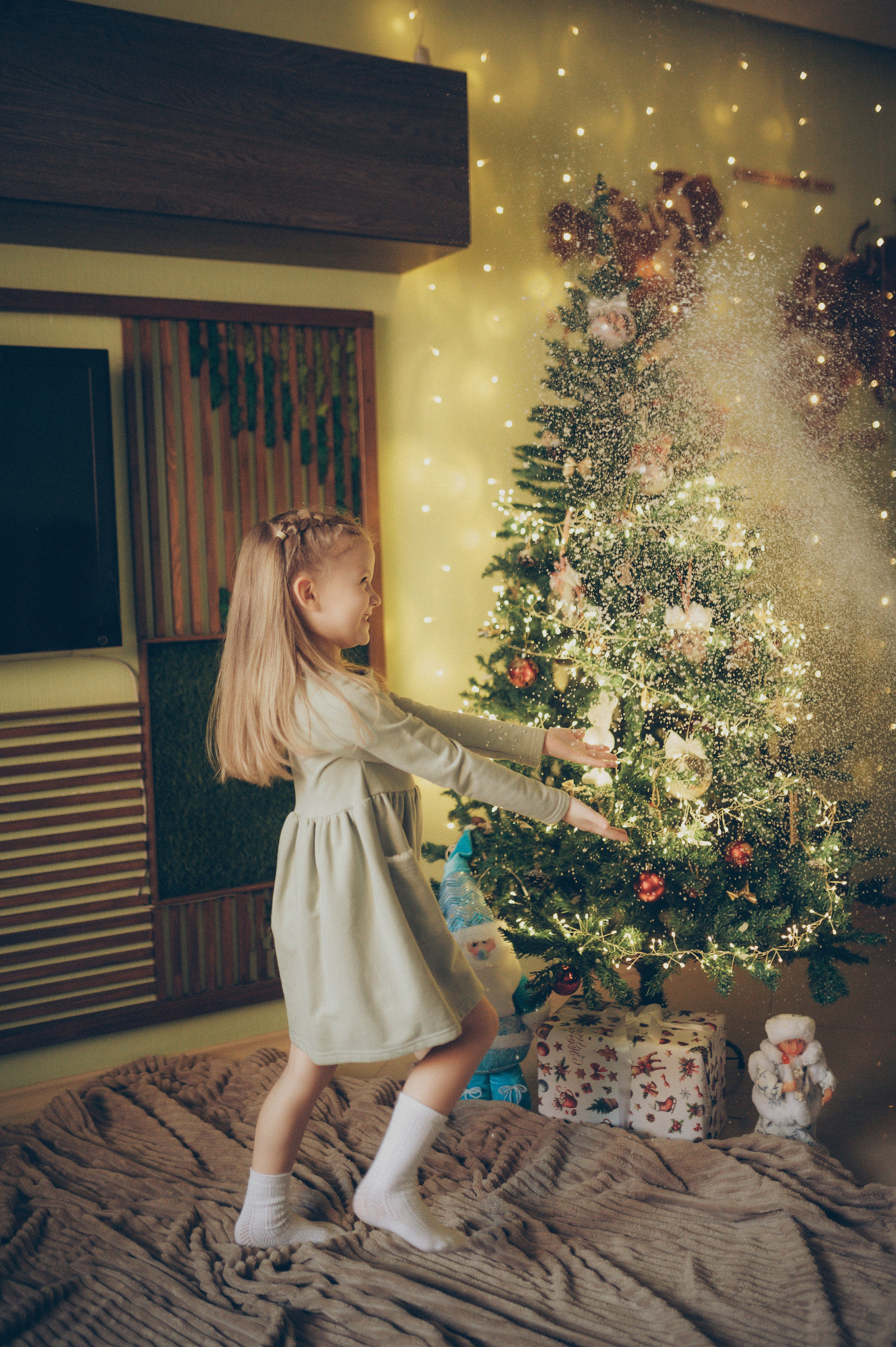 Тася, Соня, Женя и Илья (новогодняя домашняя). Фотограф, г. Лесной Свердловской области