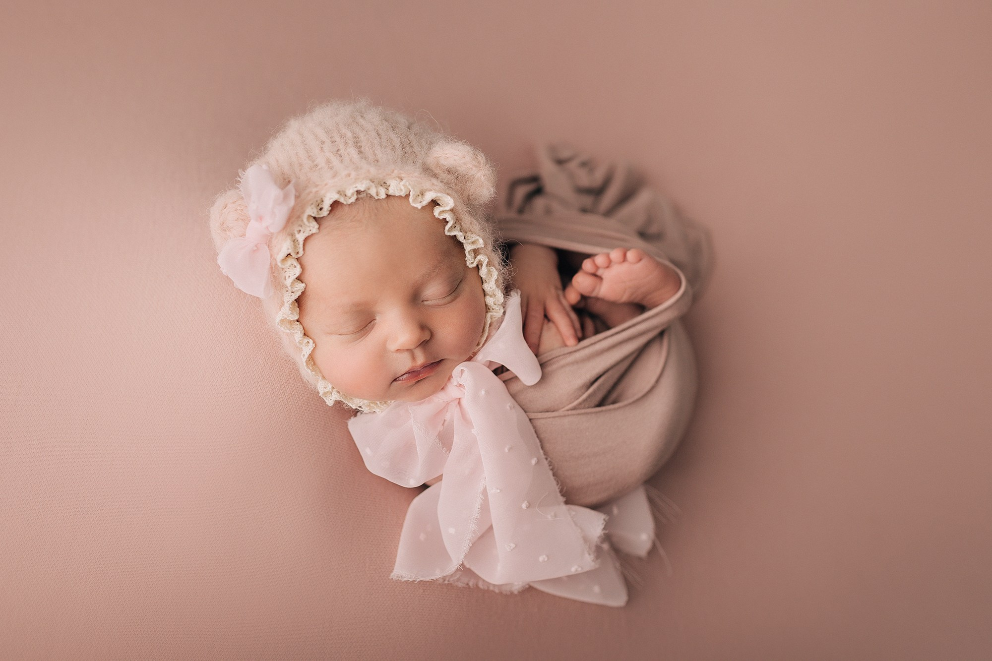 Арина 8 дней. Семейный фотограф новорождённых в Серпухове Юлия Новикова +79637785957