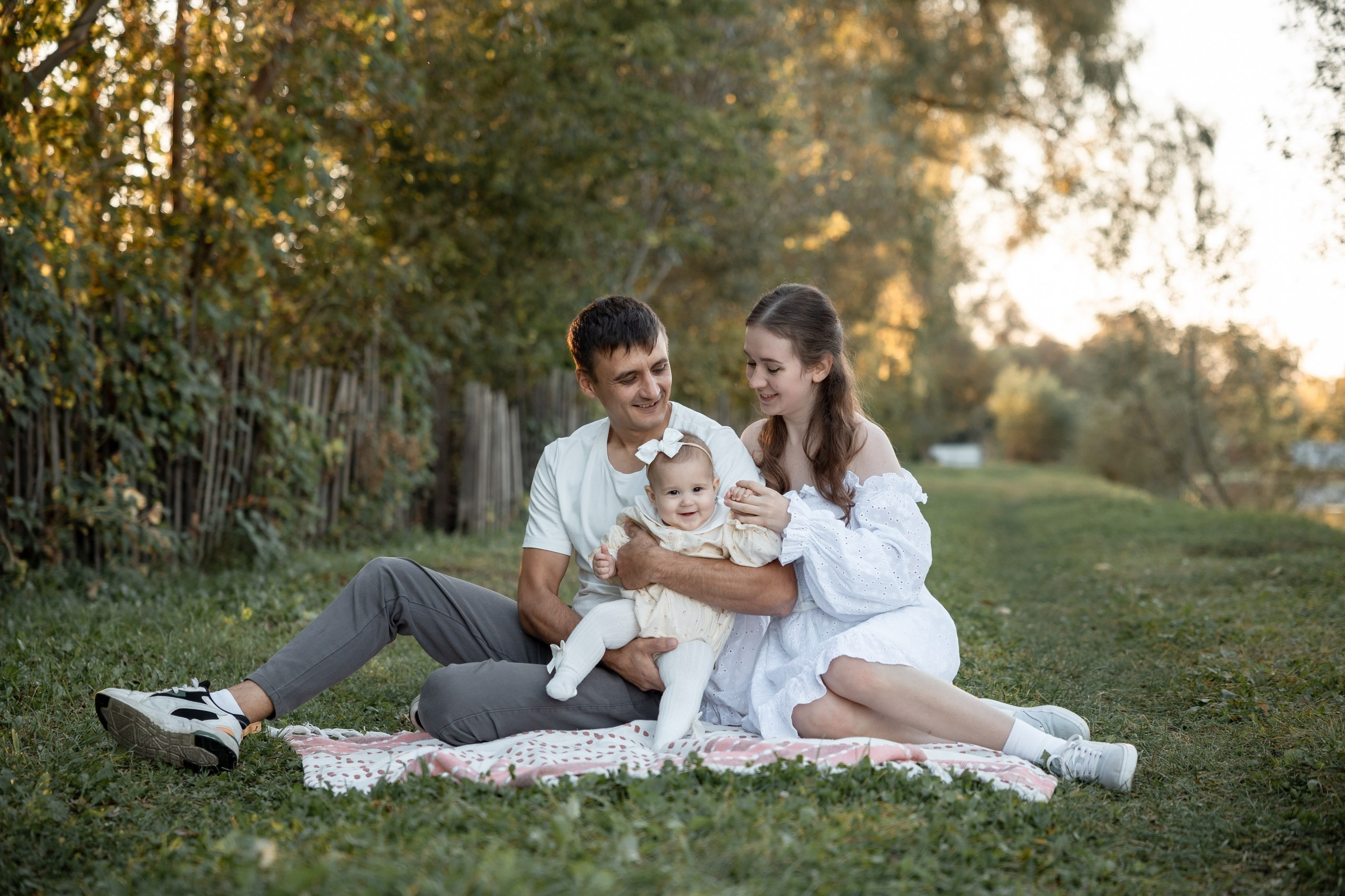 У пруда. Фотограф в Старом Осколе, Губкине Надежда Приболовец