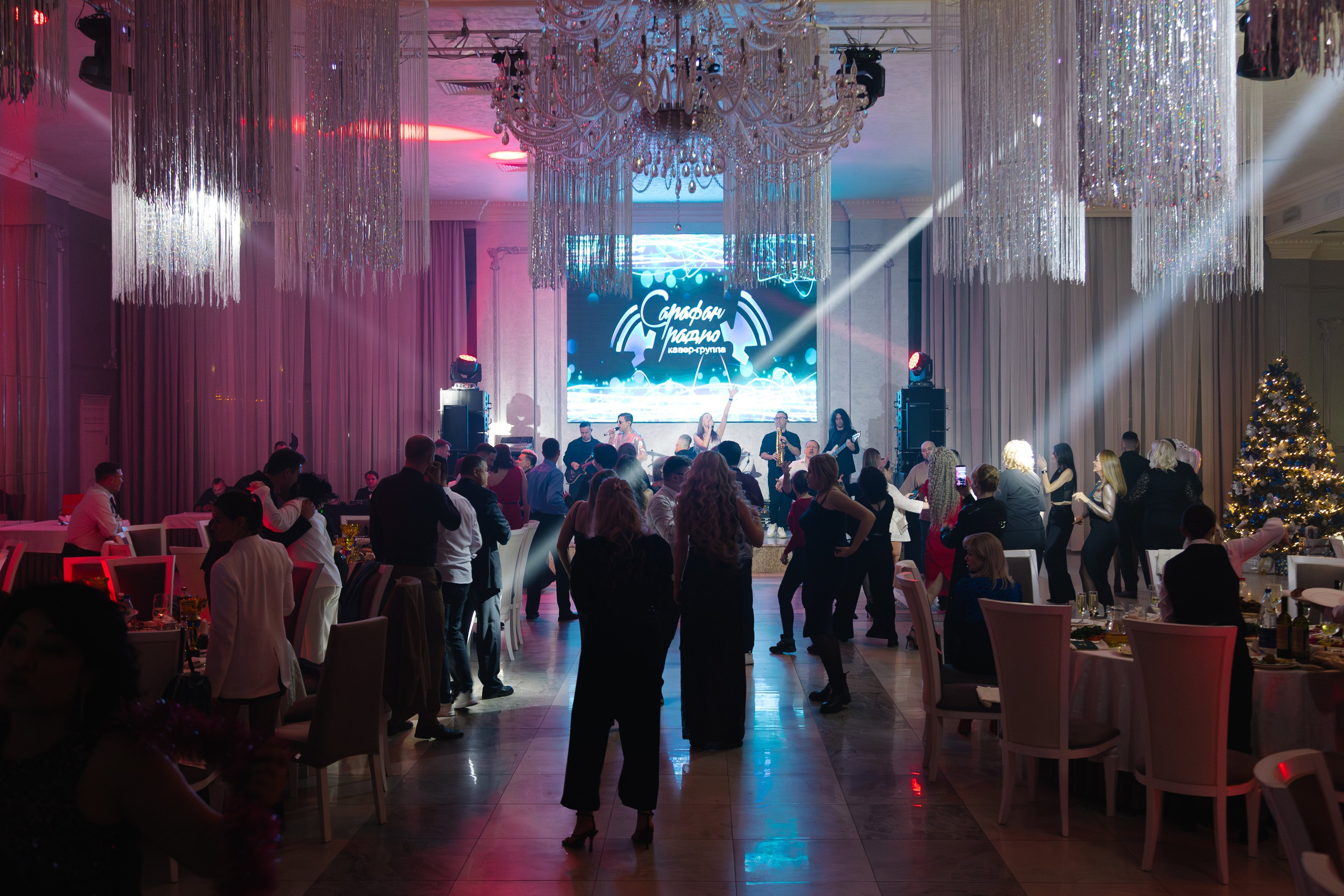 Новогодний корпоратив 2025. Артур Иликчян — Wedding & Event фотограф в Краснодаре