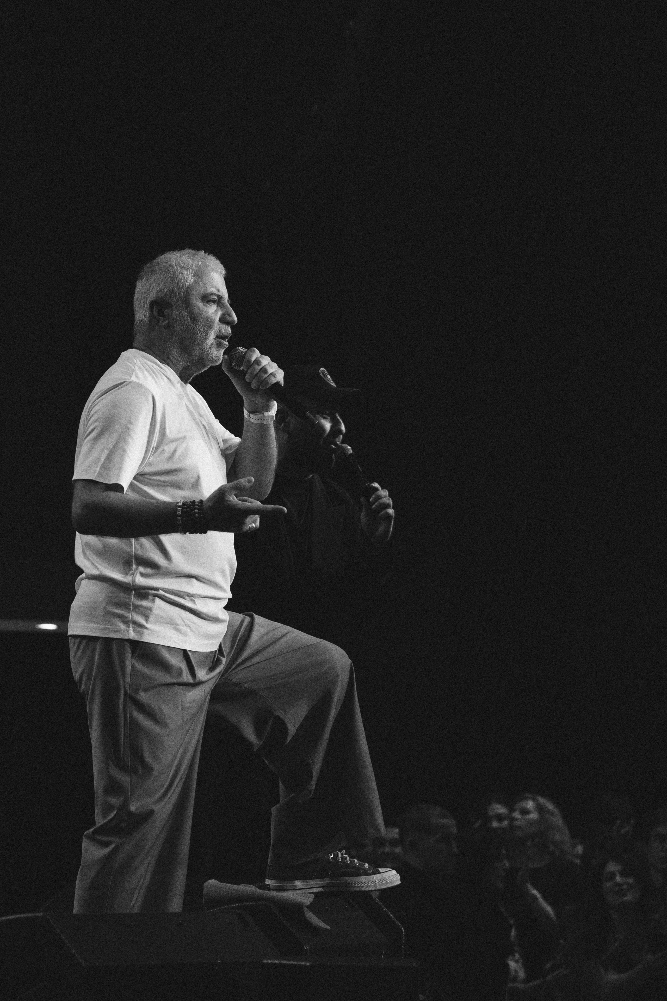 Сосо Павлиашвили в Красноярске 19.02.26. Фотограф Красноярск съемки лавстори, фотосессия в студии, портретная съемка, творческие фотосессии