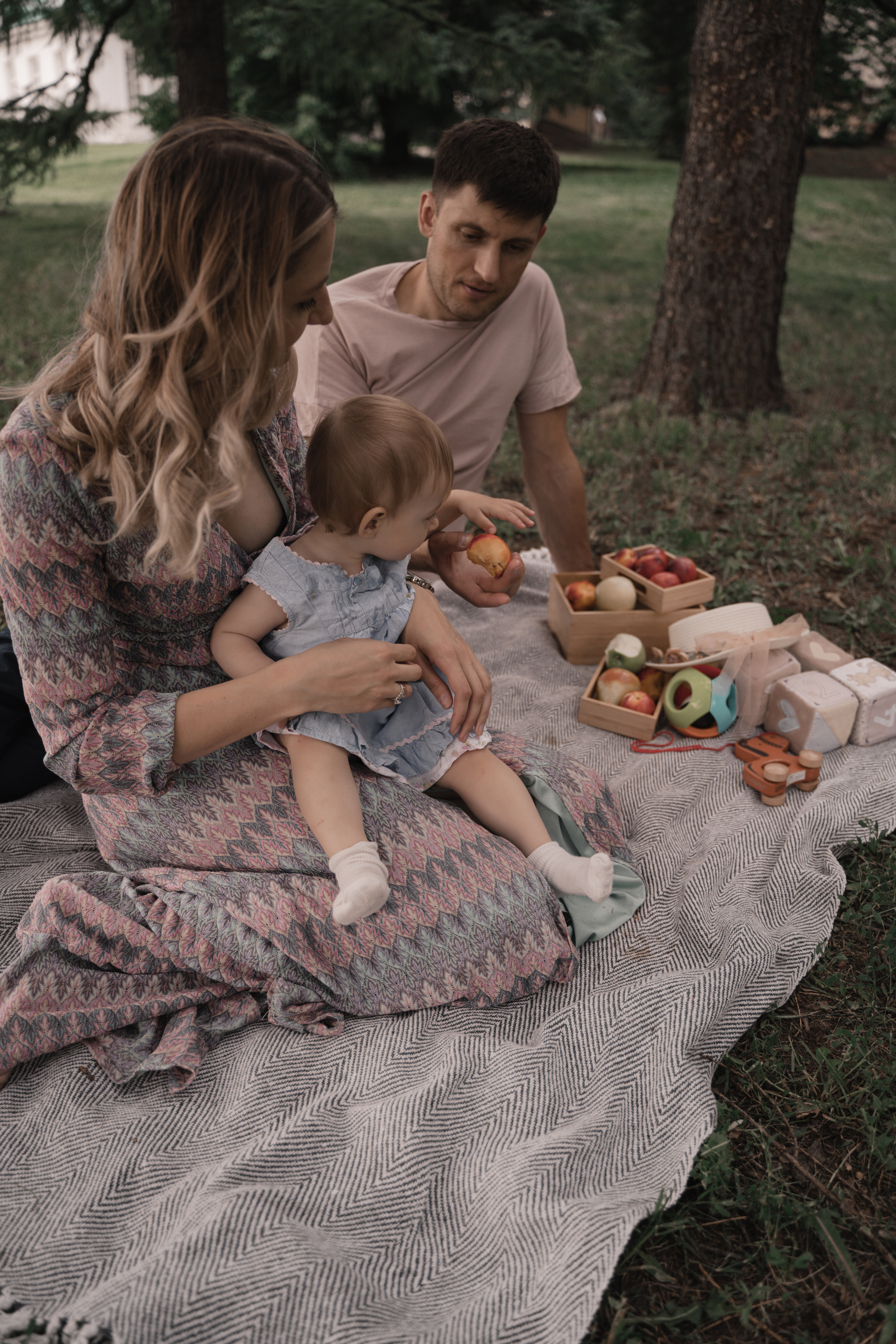 Little cutie. Wedding & engagement photographer in Seattle, WA. Tania Maureira