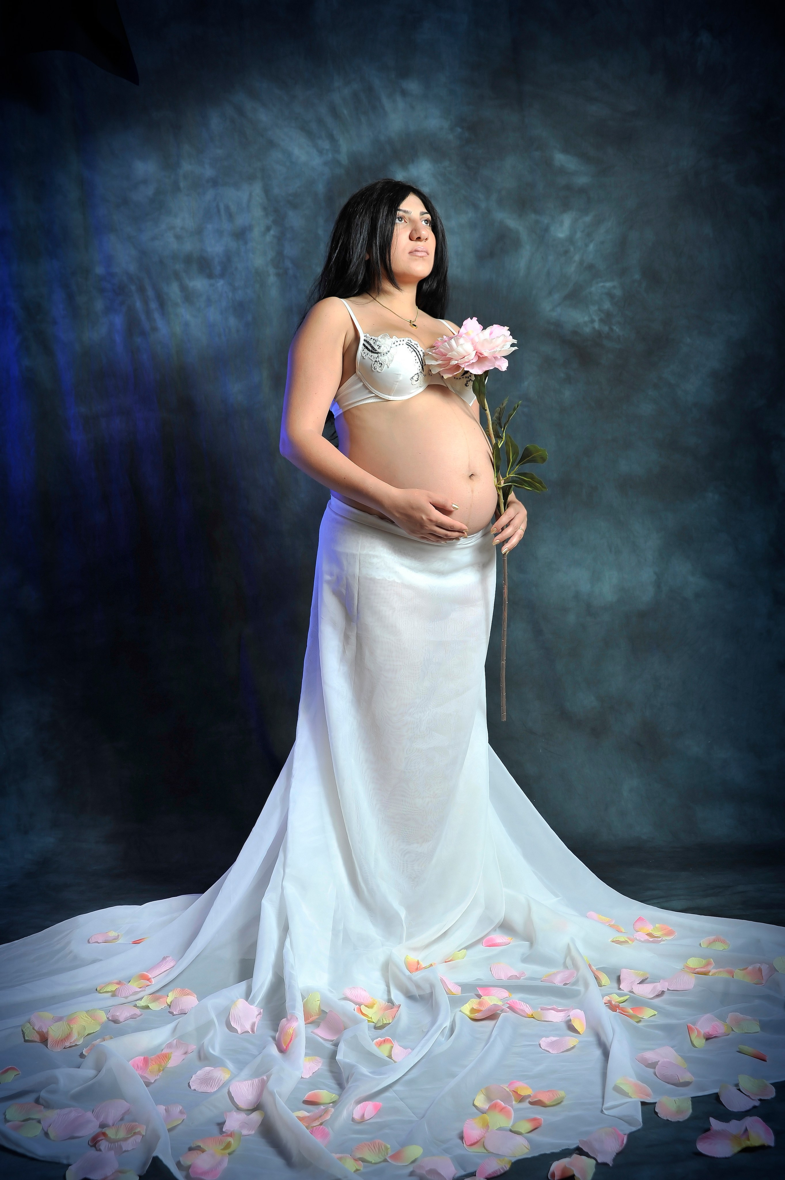 Фотосессия во время беременности от студии Love Story. Максим Матвийченко и Виктория Басова профессионалы своего дела