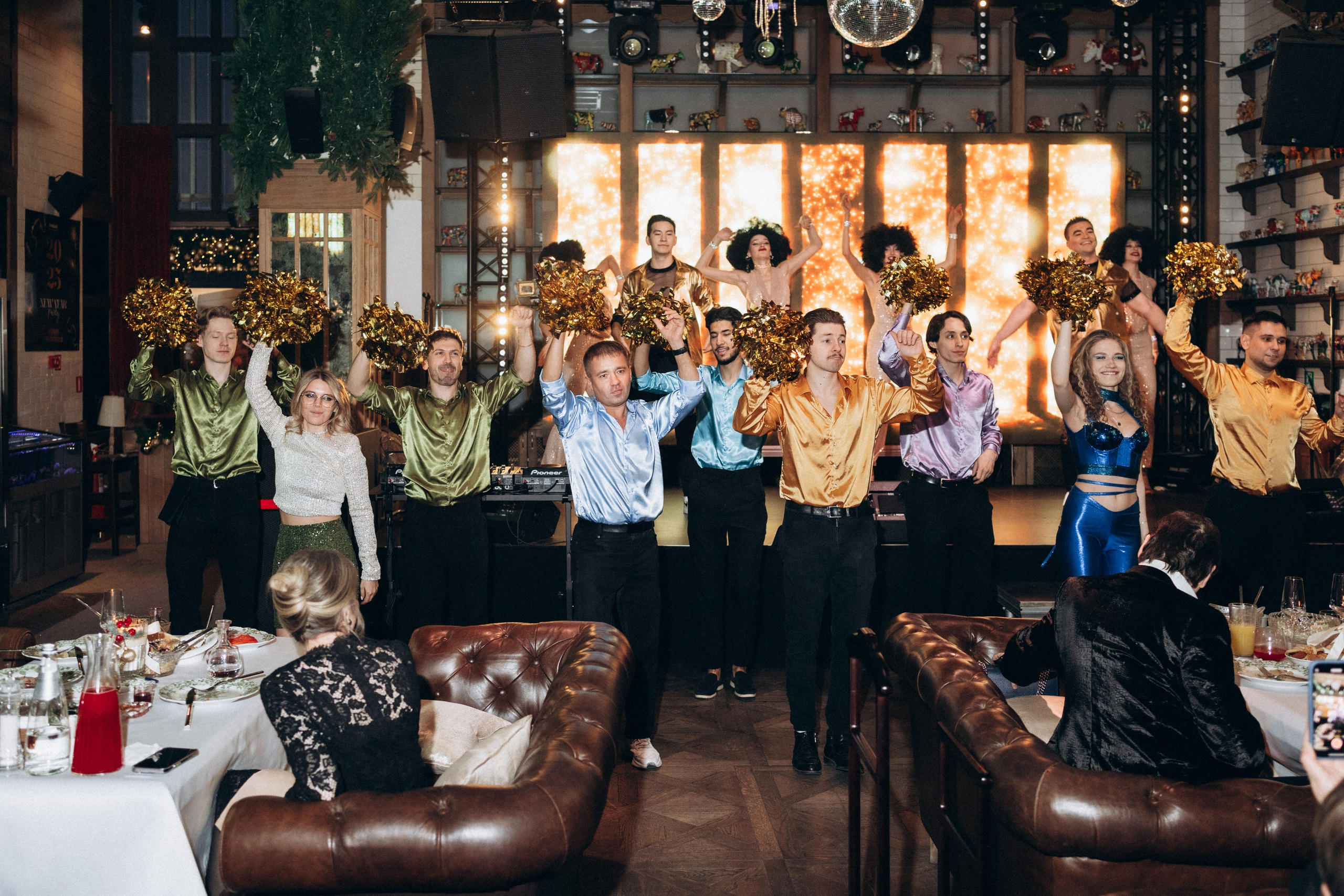 Новогодний корпоратив ресторан Рибай. Фотограф Артем Бросов в Санкт-Петербурге и Дубае