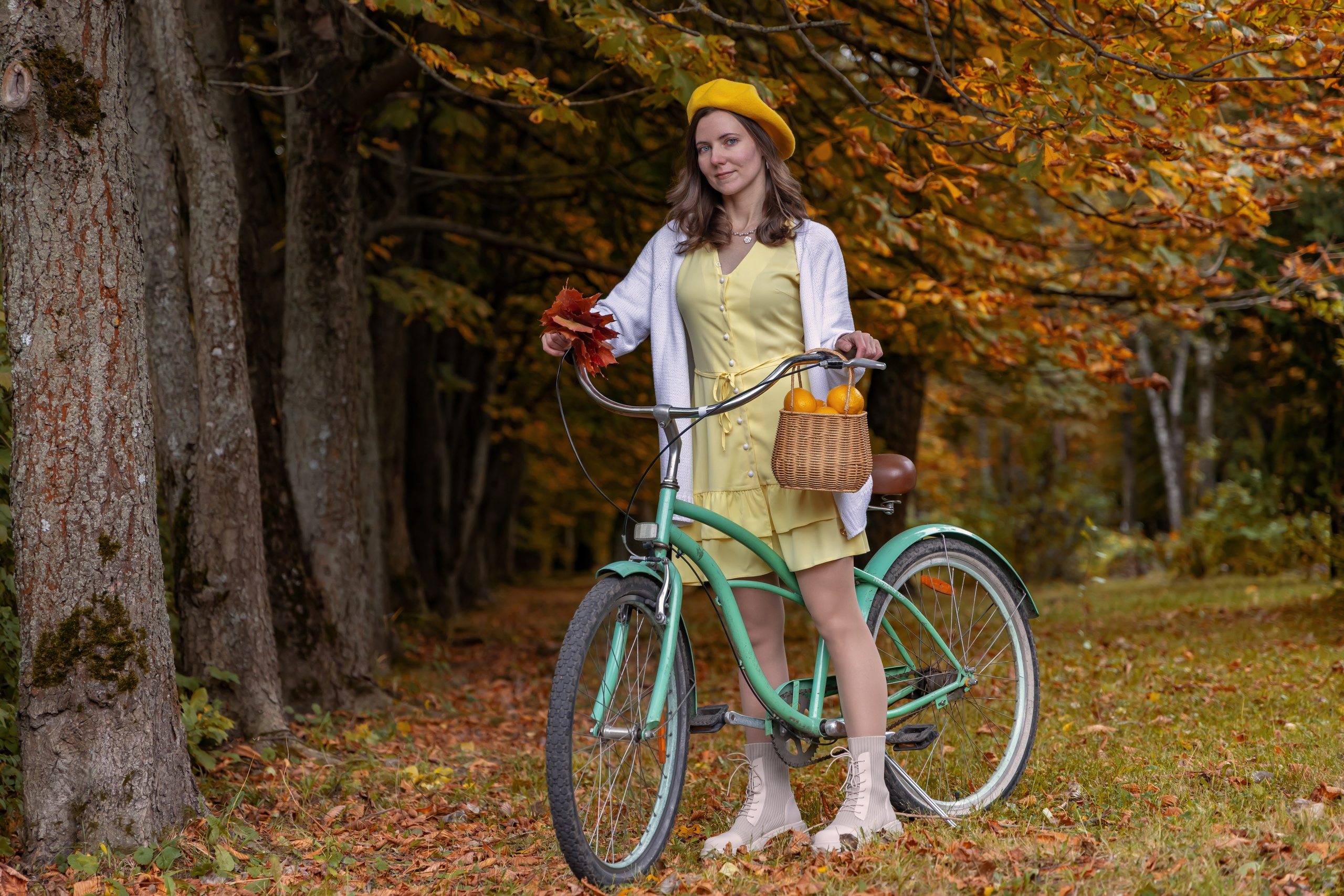 Жёлтая осень и ретро-велосипед. Репортажный, семейный и студийный фотограф в Москве Демин Алексей