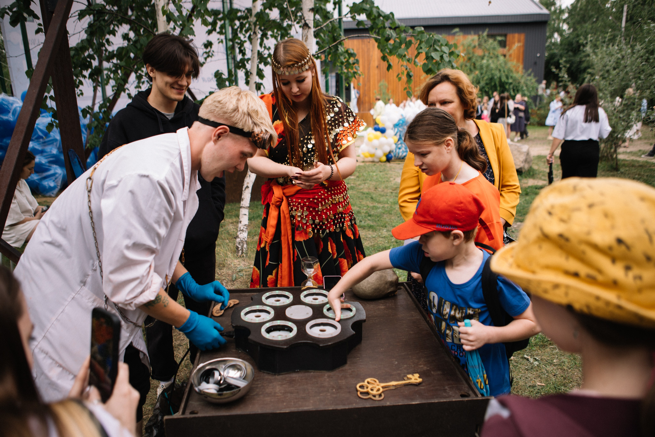 Фестиваль к Дню семьи, любви и верности. Фотограф в Иркутске Анастасия Кись. Студийная фотосессия беременности в тканях Иркутск. Семейная фотосессия, ПОРТРЕТ «ПОКОЛЕНИЕ»