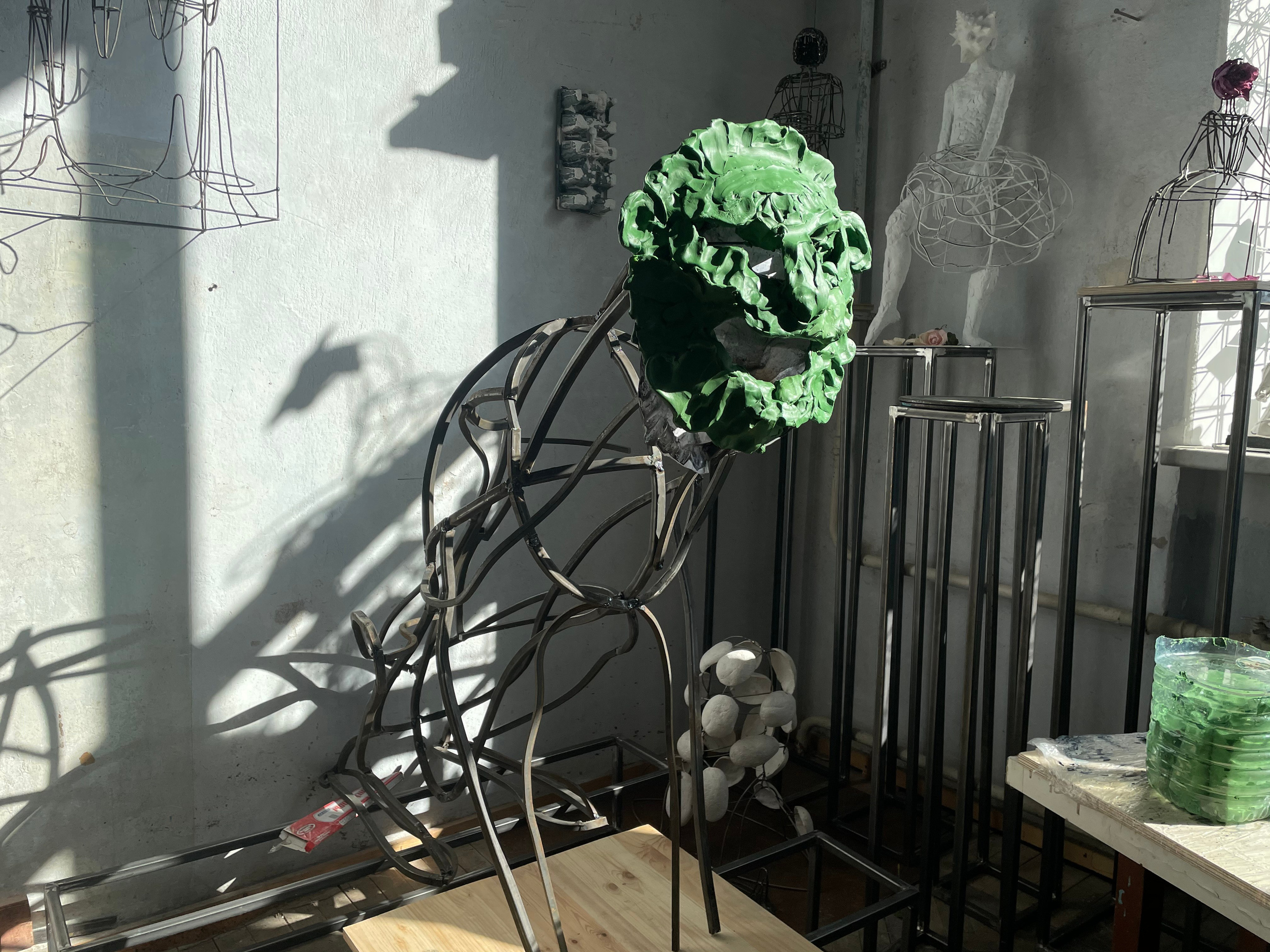 Чернореченские львы / СПб/ул.Торжковская 1/2021. Художник — скульптор Антонина Фатхуллина