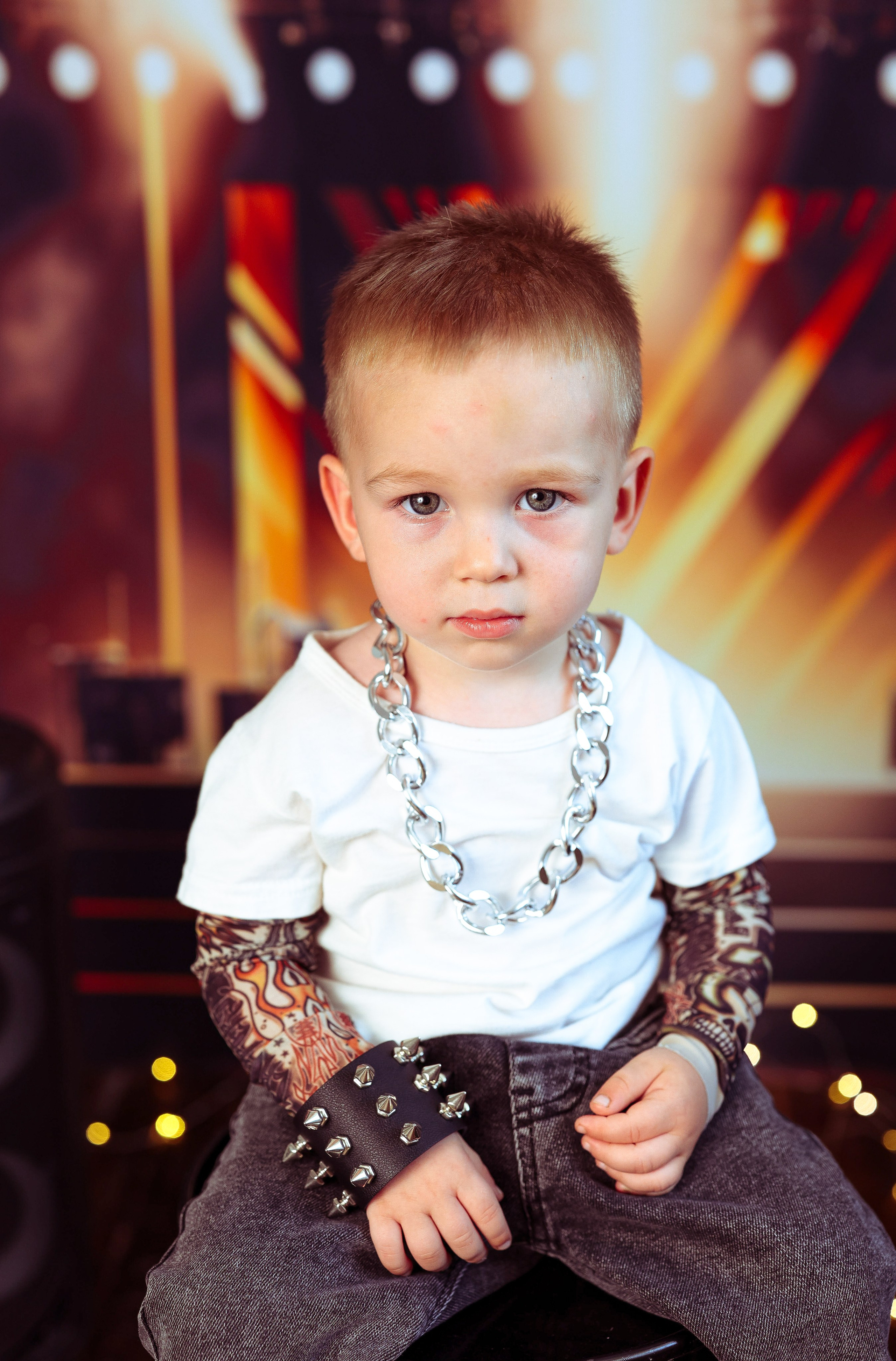 Мальчишки Антураж