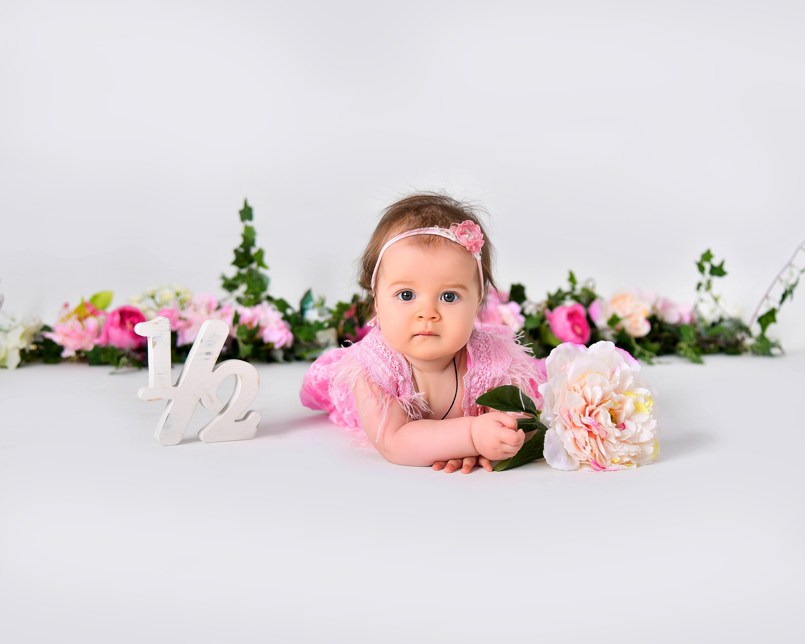 Малышки Антураж