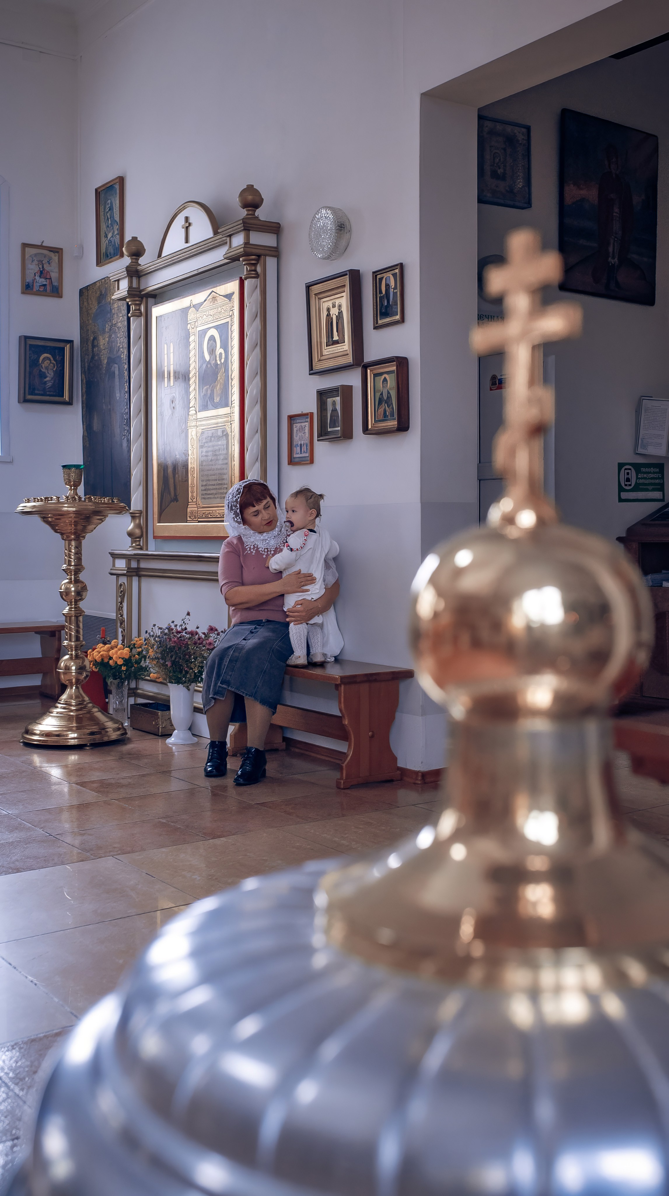 Крещение Алины в Трехсвятительской церкви Красноярск. Фотографы крещения/венчания  Красноярск Татьяна и Вячеслав Переваловы