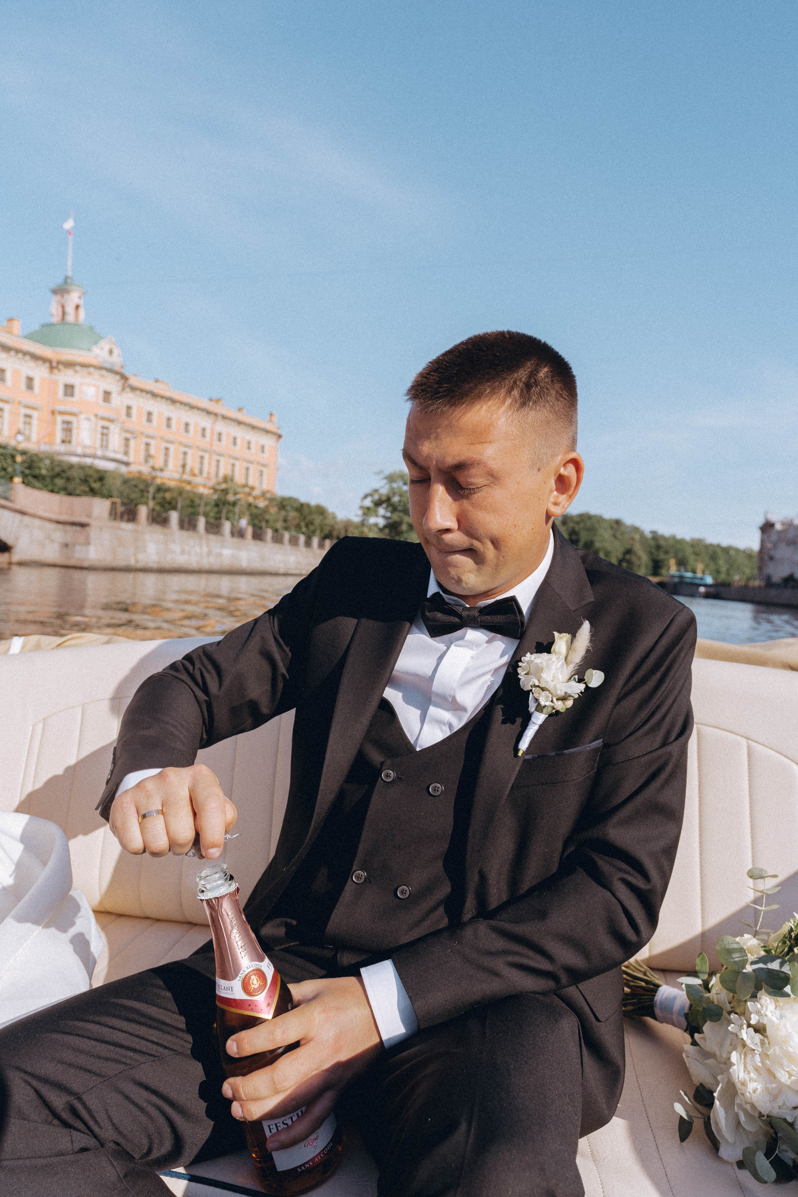 СВАДЕНБНАЯ СЬЕМКА НА КАТЕРЕ ПО КАНАЛАМ САНКТ-ПЕТЕРБУРГА И В АКВАТОРИИ НЕВЫ. Профессиональный фотограф, Санкт-Петербург — Виктория Богомолова