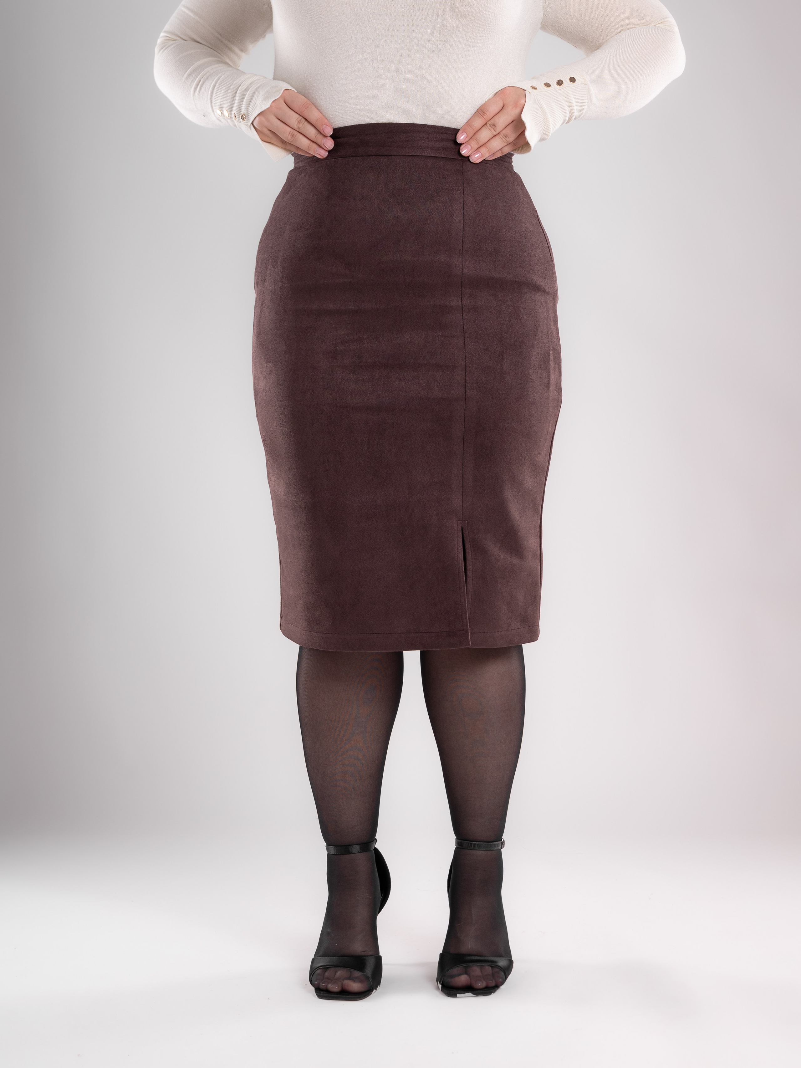 Замшевые юбки серия 1. Предметный фотограф, фото для маркетплейсов Пятигорск, КМВ