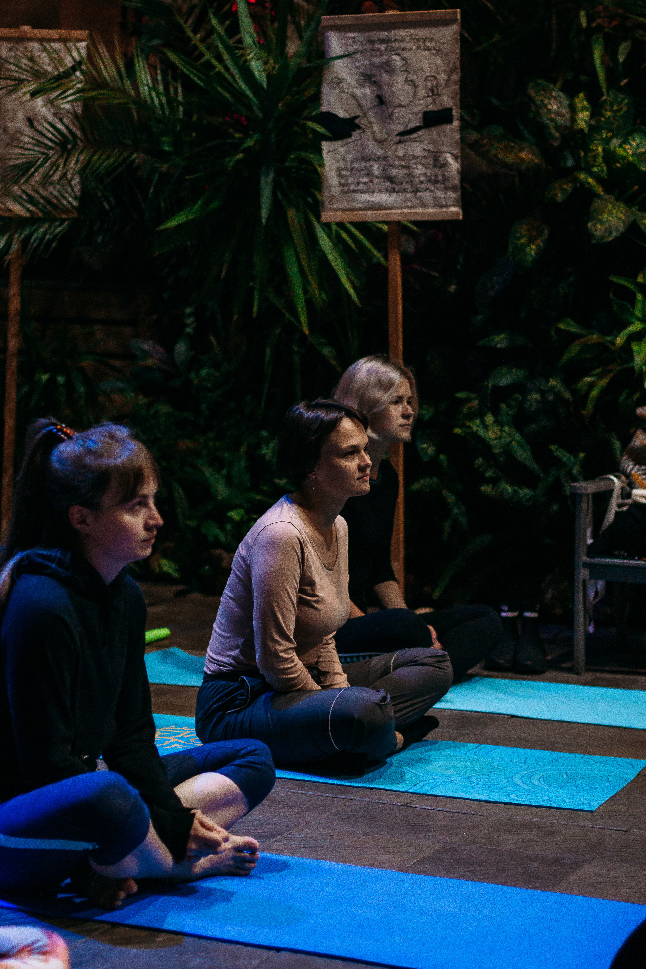 Йога с Анастасией Райденковой в Оранжерее. 16 сентября 2020. Санкт-Петербург. Ваш персональный фотограф в Волжском Мария Морозова