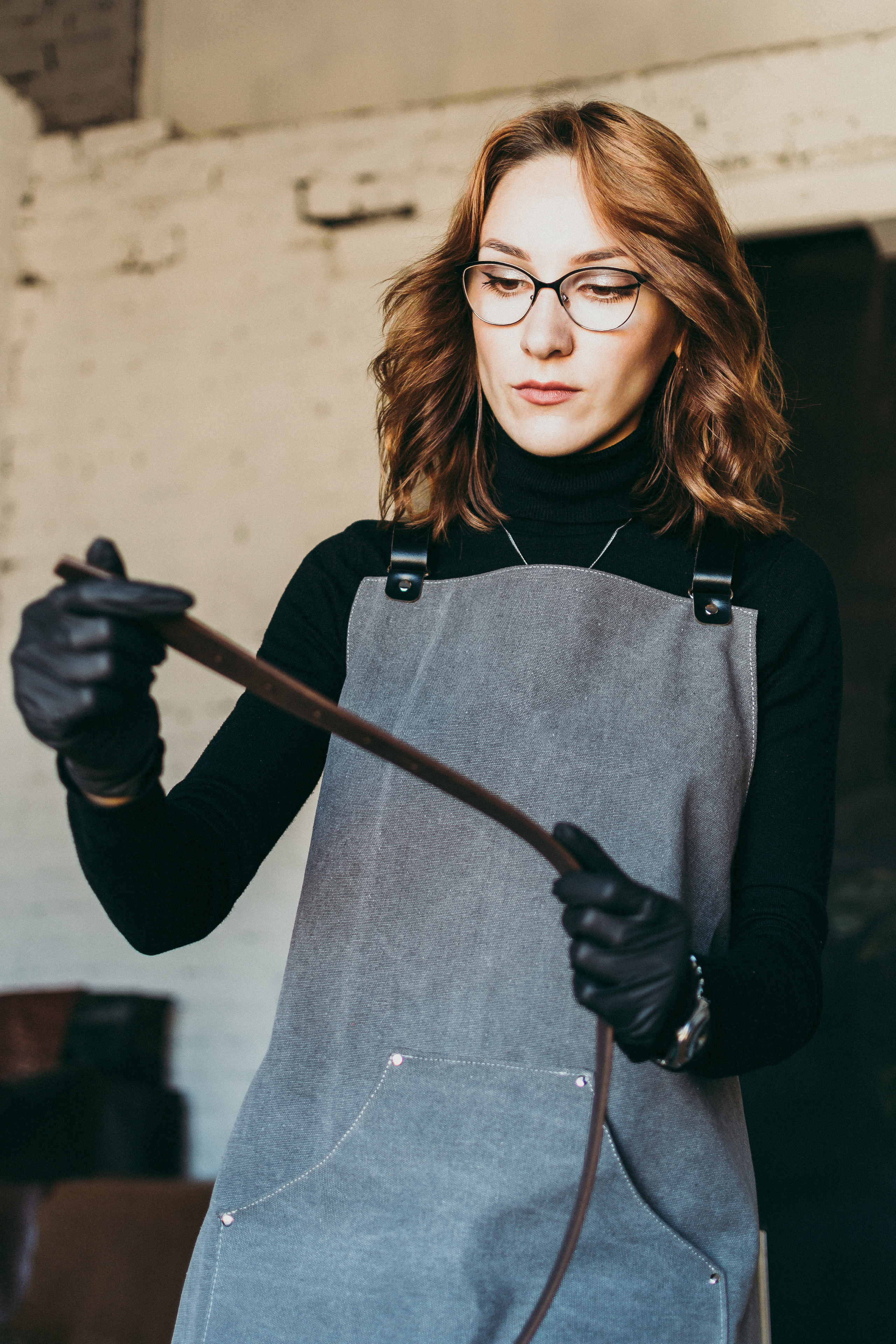 Съёмка мастера кожевенного дела. Ангелина. Август 2020. Санкт-Петербург. Ваш персональный фотограф в Волжском Мария Морозова