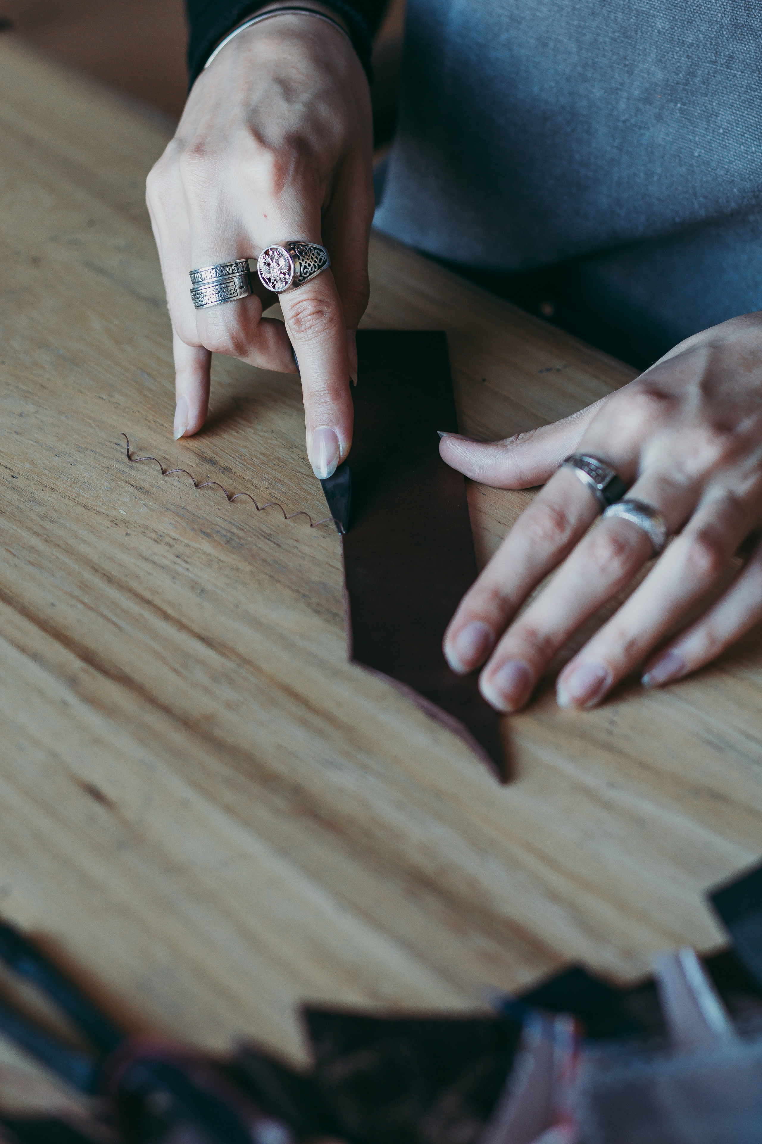 Съёмка мастера кожевенного дела. Ангелина. Август 2020. Санкт-Петербург. Ваш персональный фотограф в Волжском Мария Морозова