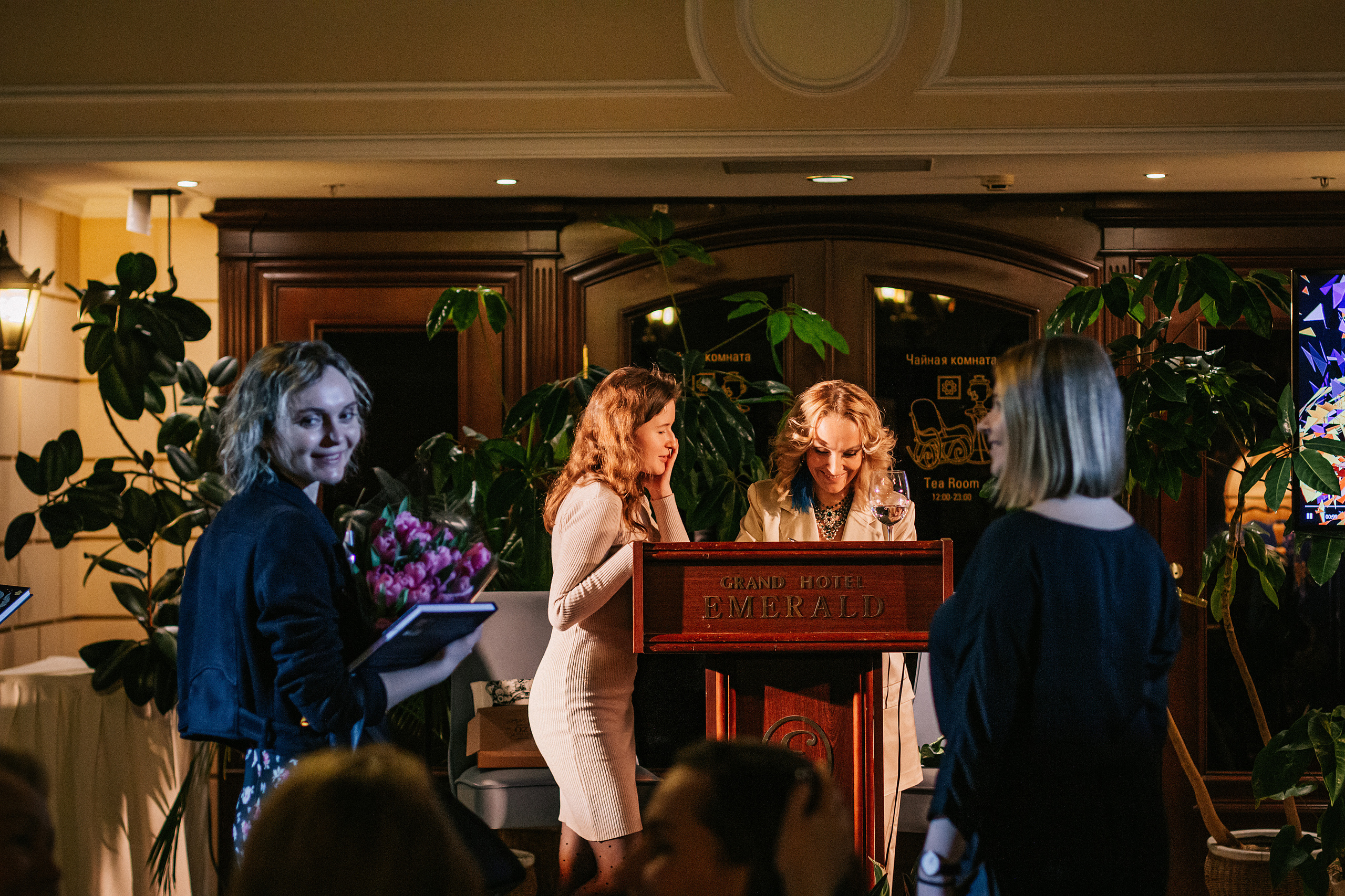 Презентация книги Юлии Чай «Новая я». 09 марта 2022. Санкт-Петербург. Ваш персональный фотограф в Волжском Мария Морозова