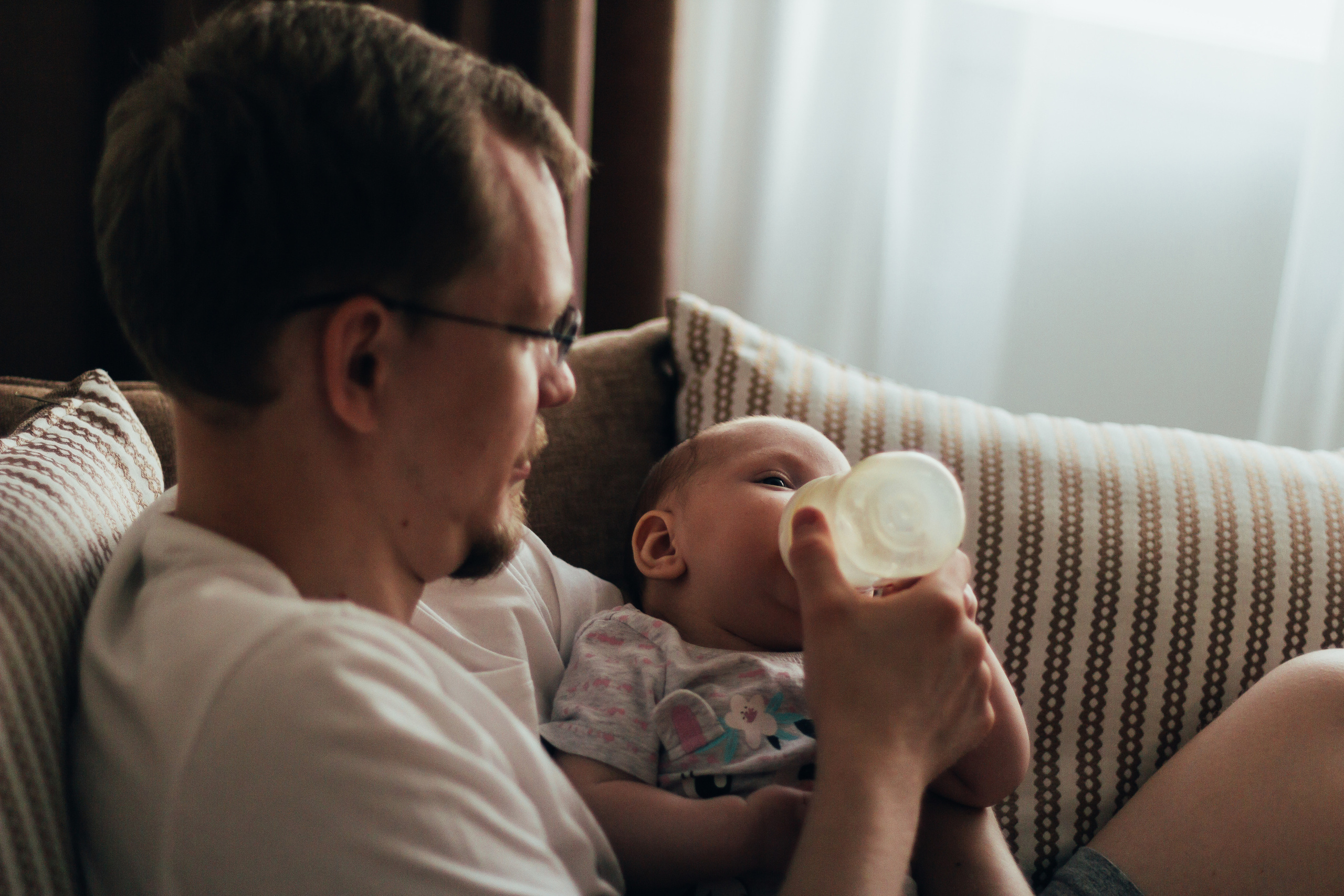 Виктория. 3 месяца. Домашняя съёмка. Июнь 2019. Тюмень. Ваш персональный фотограф в Волжском Мария Морозова