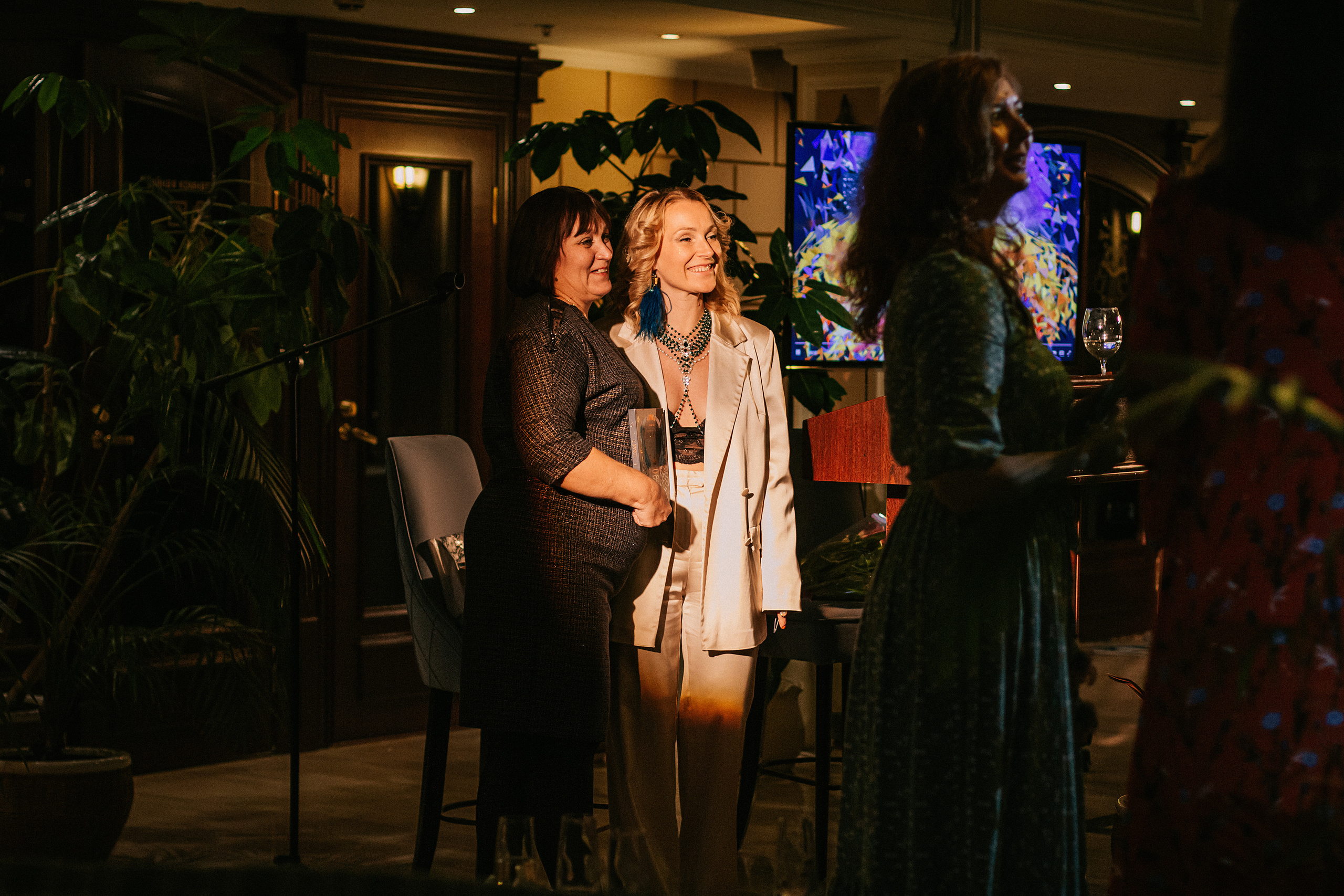 Презентация книги Юлии Чай «Новая я». 09 марта 2022. Санкт-Петербург. Ваш персональный фотограф в Волжском Мария Морозова