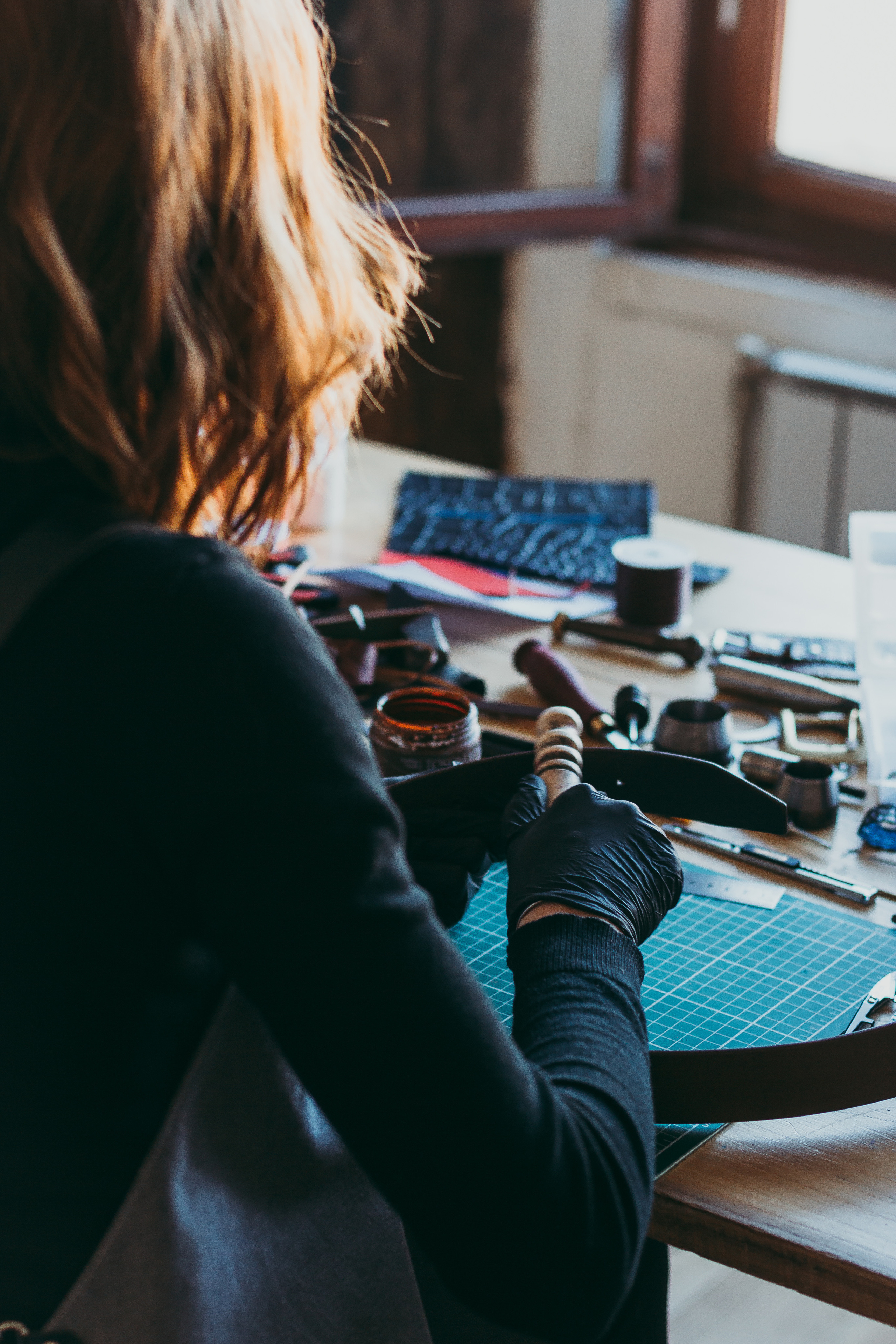 Съёмка мастера кожевенного дела. Ангелина. Август 2020. Санкт-Петербург. Ваш персональный фотограф в Волжском Мария Морозова