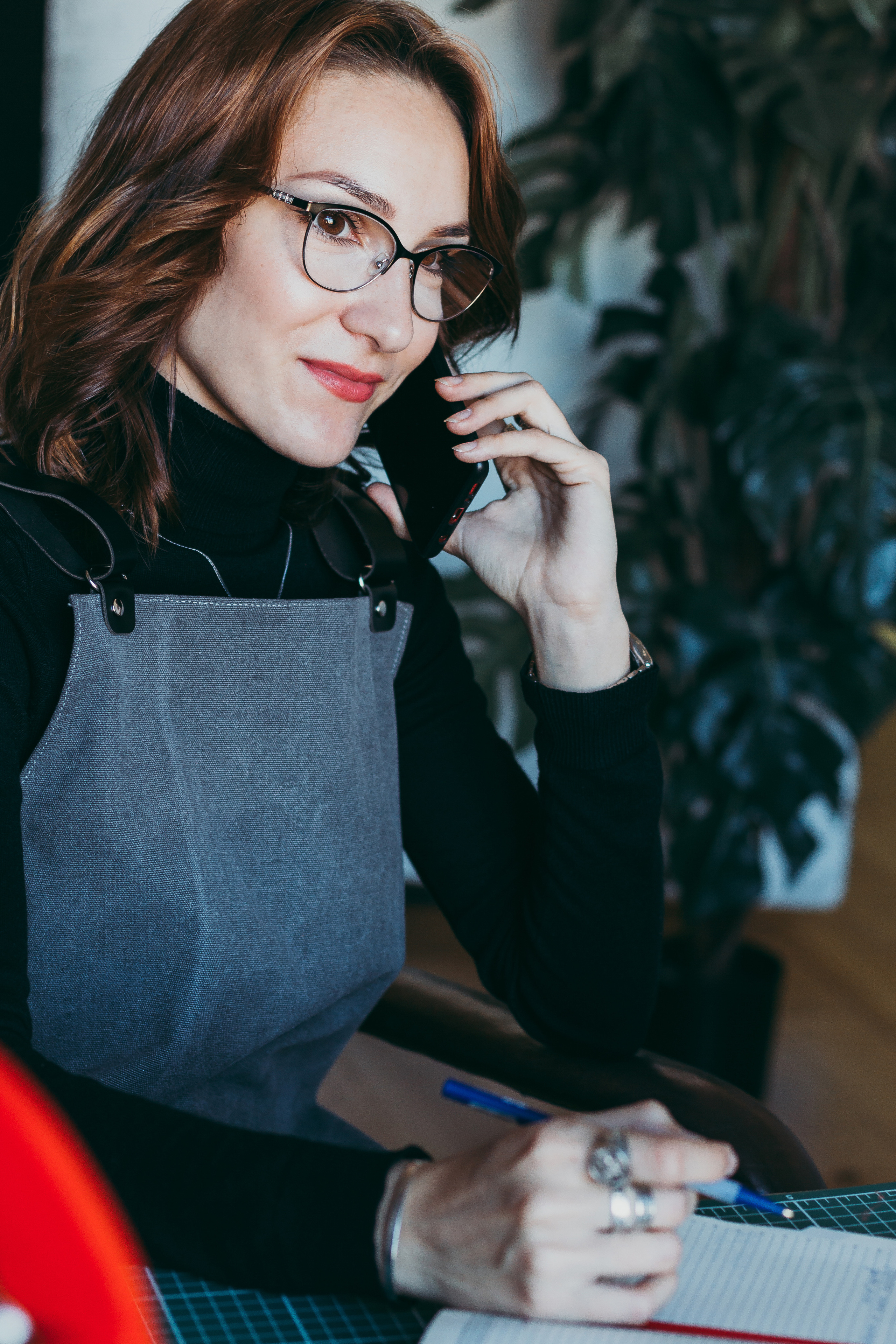 Съёмка мастера кожевенного дела. Ангелина. Август 2020. Санкт-Петербург. Ваш персональный фотограф в Волжском Мария Морозова