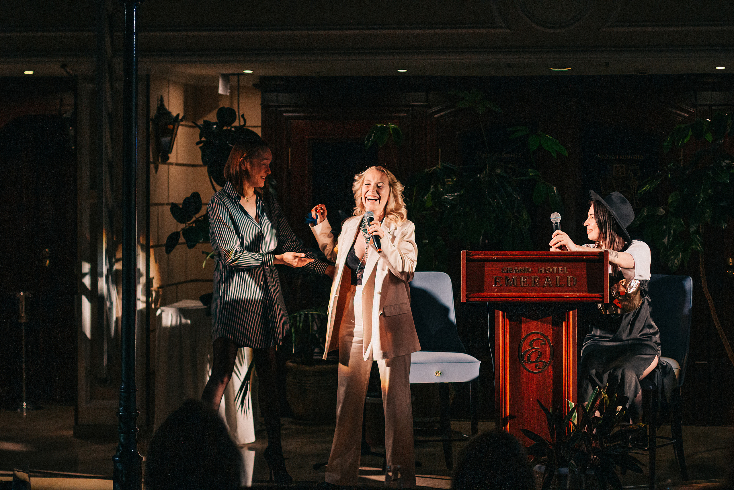 Презентация книги Юлии Чай «Новая я». 09 марта 2022. Санкт-Петербург. Ваш персональный фотограф в Волжском Мария Морозова