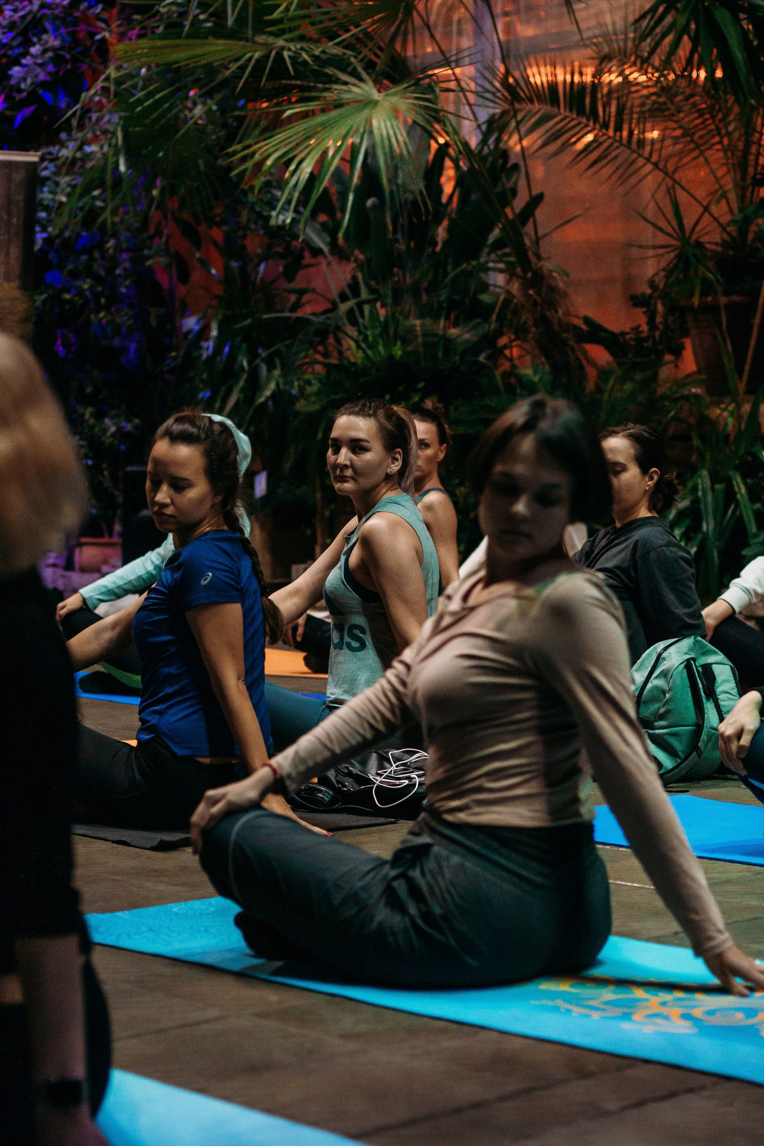 Йога с Анастасией Райденковой в Оранжерее. 16 сентября 2020. Санкт-Петербург. Ваш персональный фотограф в Волжском Мария Морозова