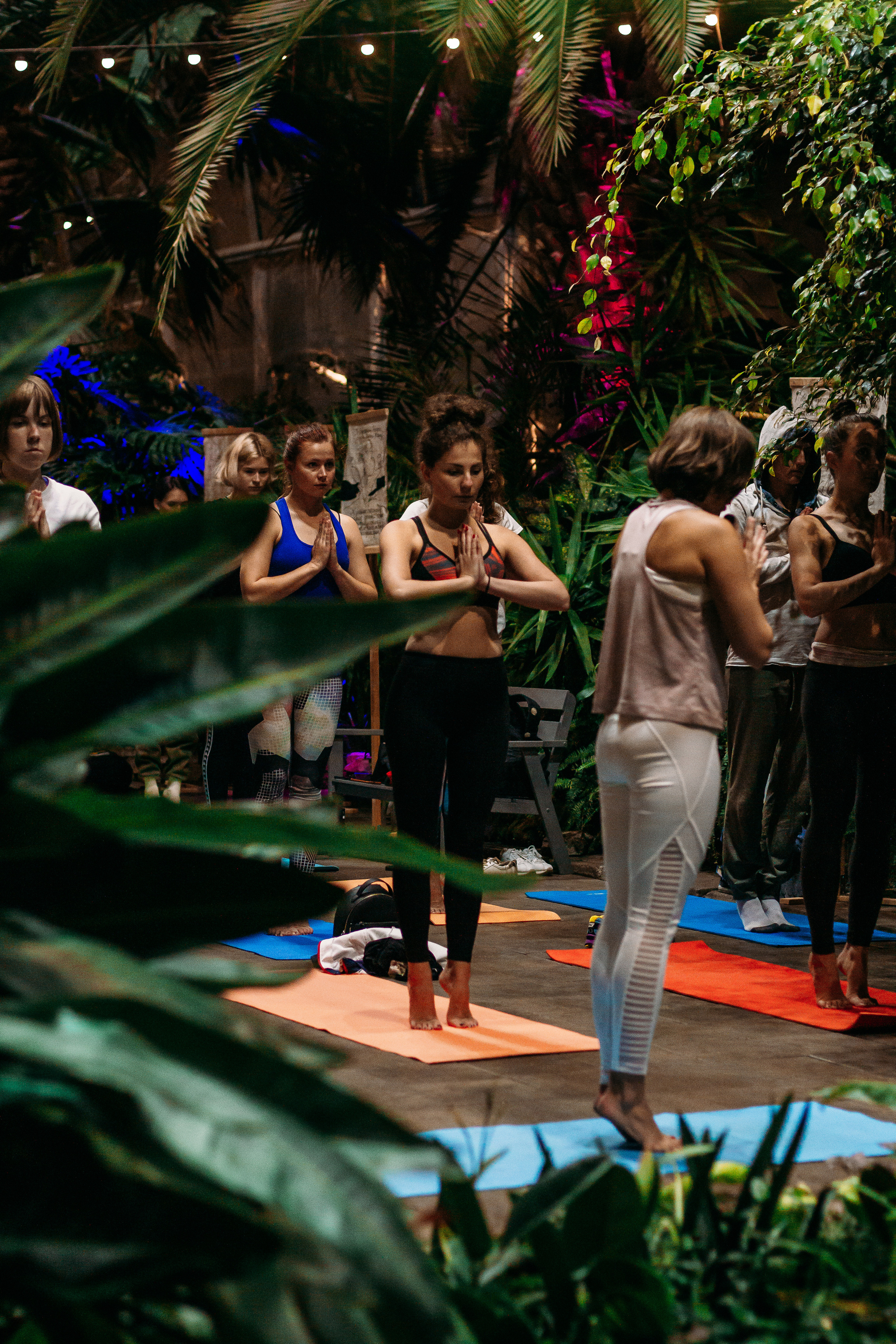 Йога с Анастасией Райденковой в Оранжерее. 16 сентября 2020. Санкт-Петербург. Ваш персональный фотограф в Волжском Мария Морозова