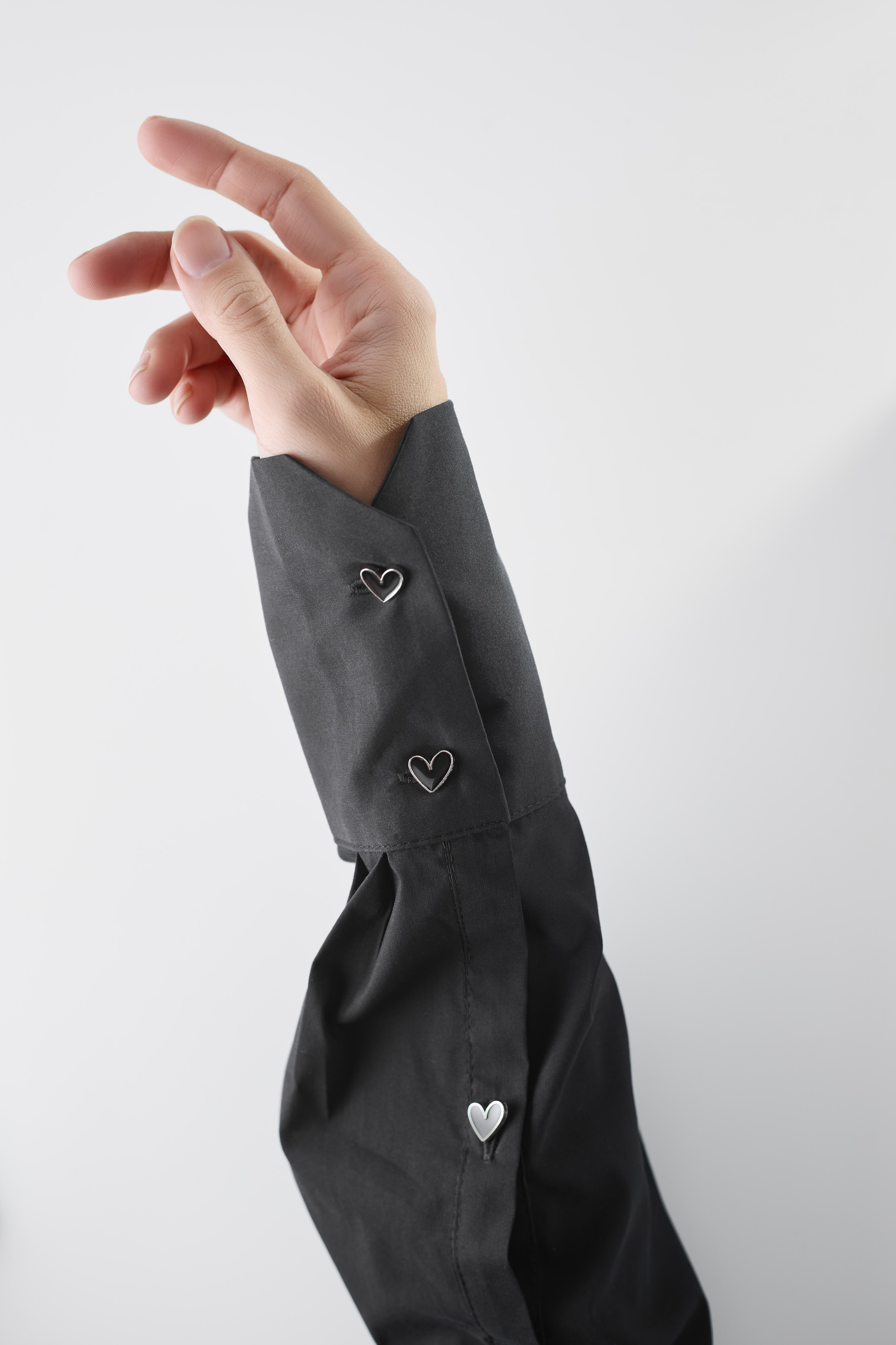 Фото с руками. Предметный фотограф Северова Екатерина | Профессиональная предметная съёмка фото и видео в Санкт-Петербурге