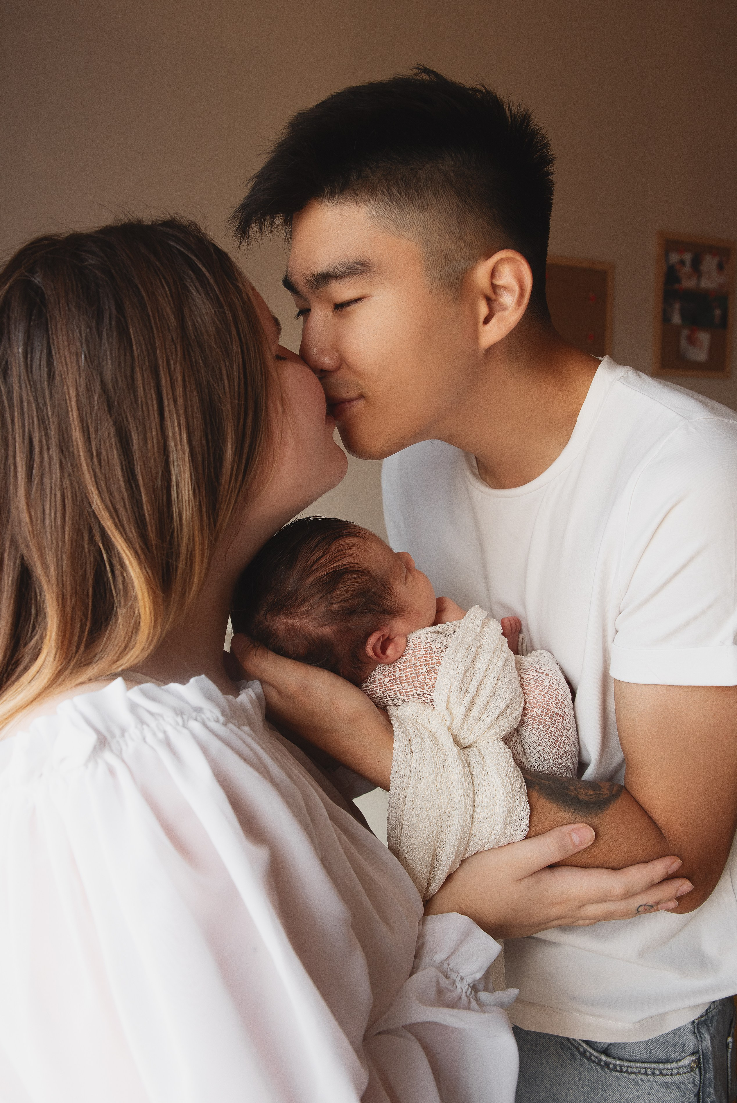 Семейная фотосессия с новорожденным Эрнест. Семейный фотограф в Южно-Сахалинске Анастасия Лимарева