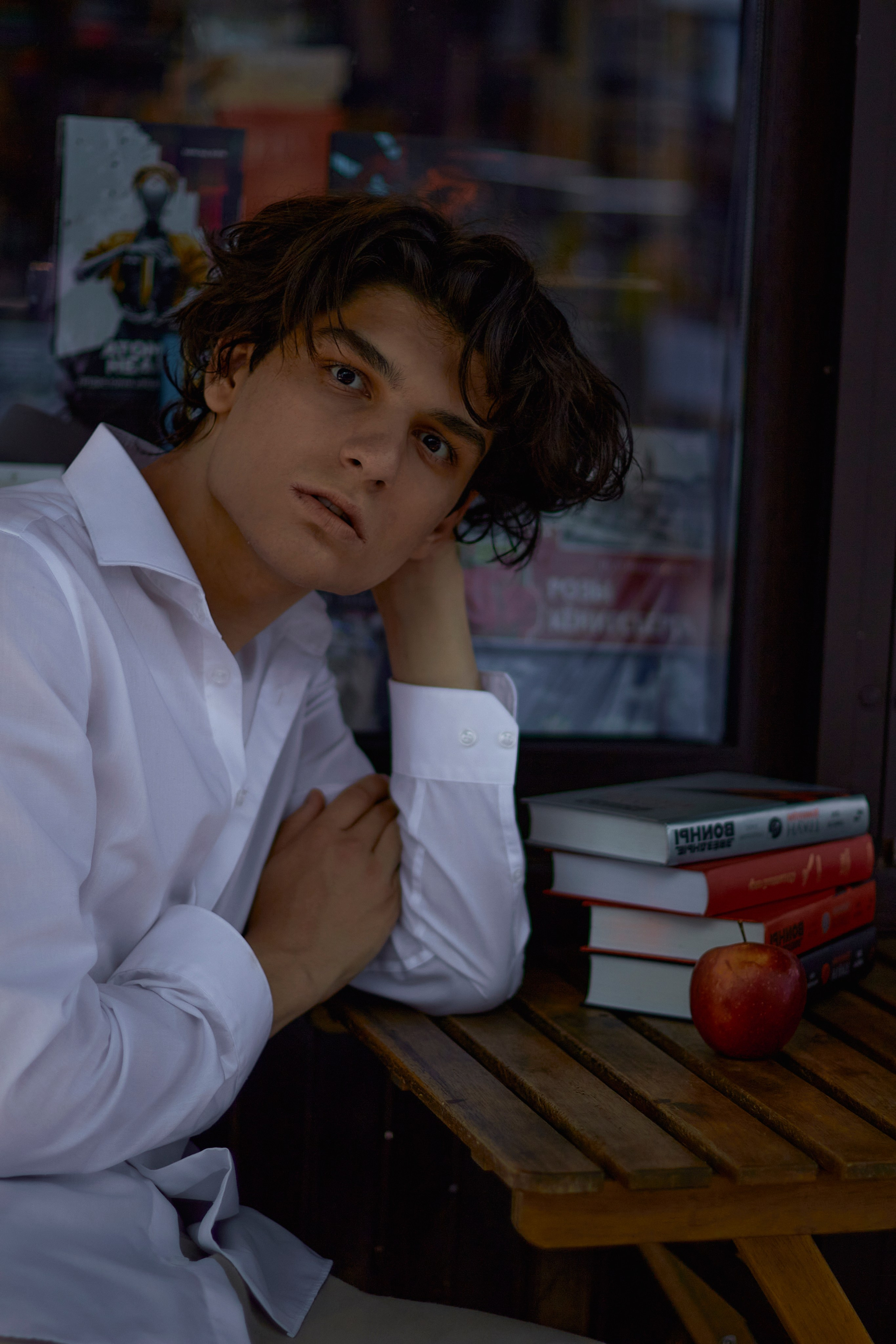 Мужская фотосессия в библиотеке. Семейный и свадебный фотограф в Краснодаре Михеева Светлана