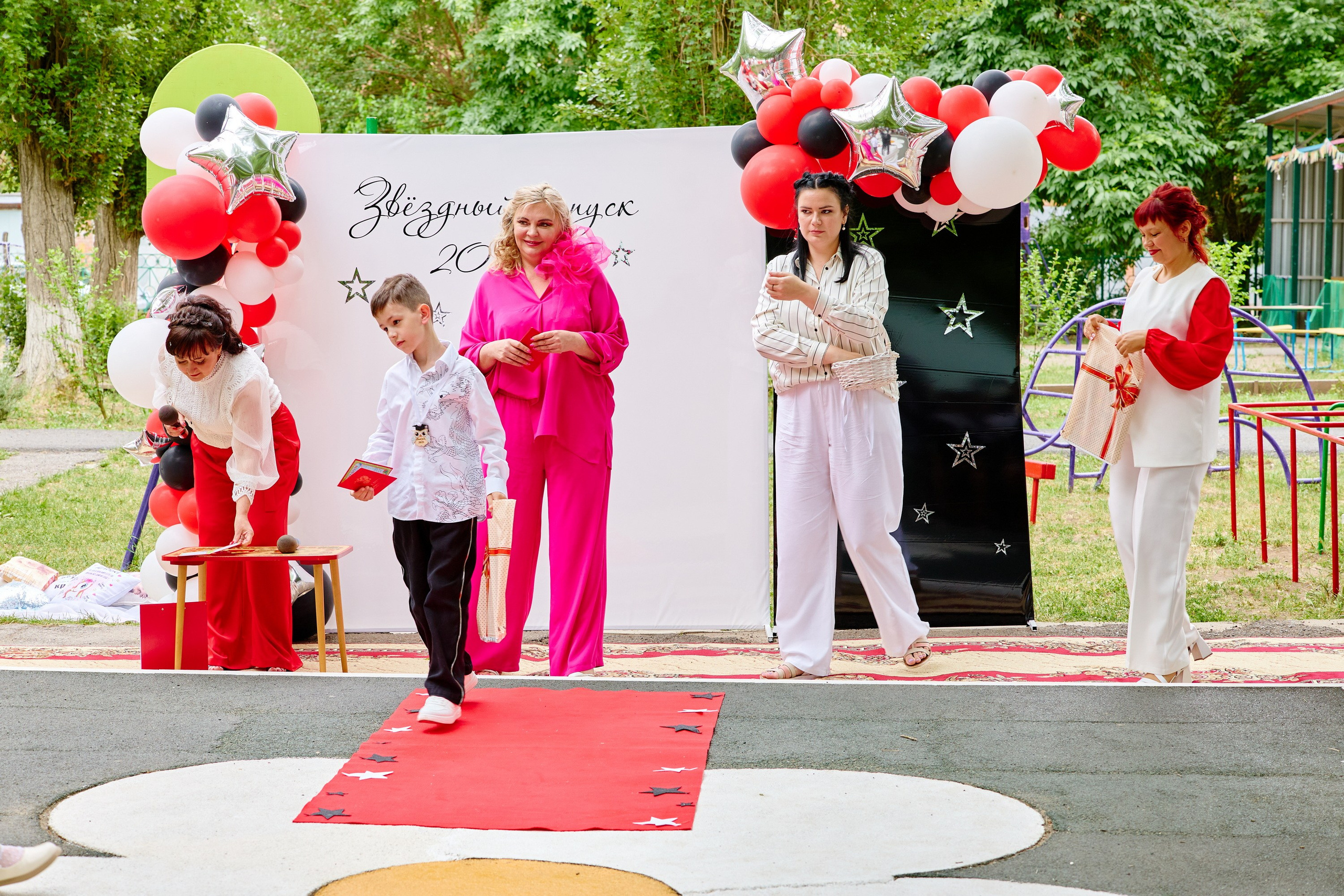 Выпускной 45 сад. Фотограф Выпускные альбомы Таганрог Сергей Коробченко