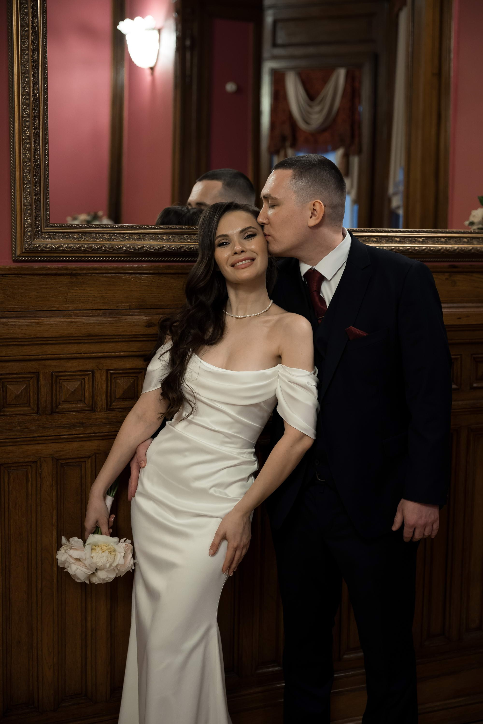 Свадебная фотосессия на Фурштатской. Свадебный фотограф Игорь Брундасов 8PHOTO на свадьбу венчание загс СПб