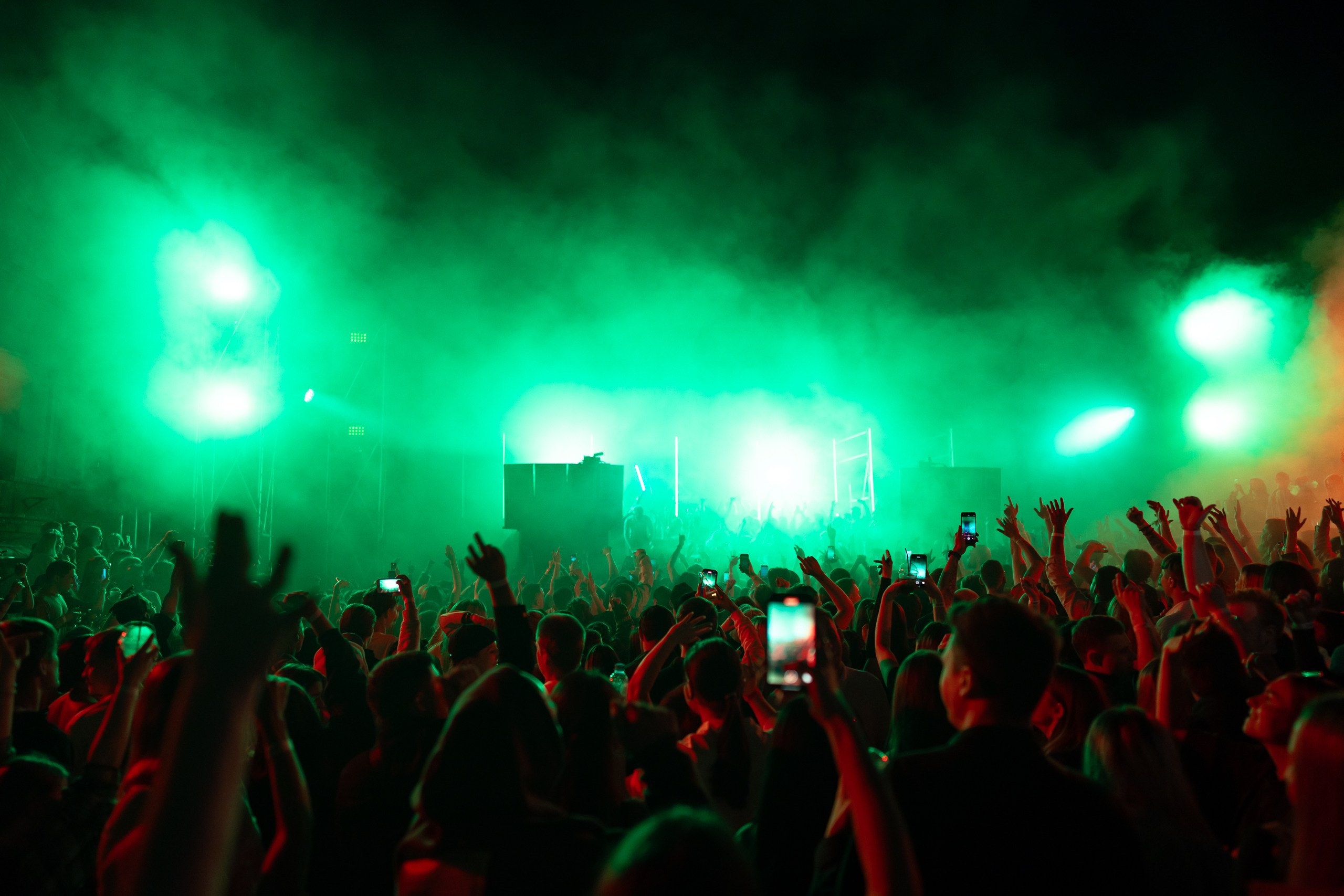 Metro Gorkovskaya Port June 1506. Sunnyman