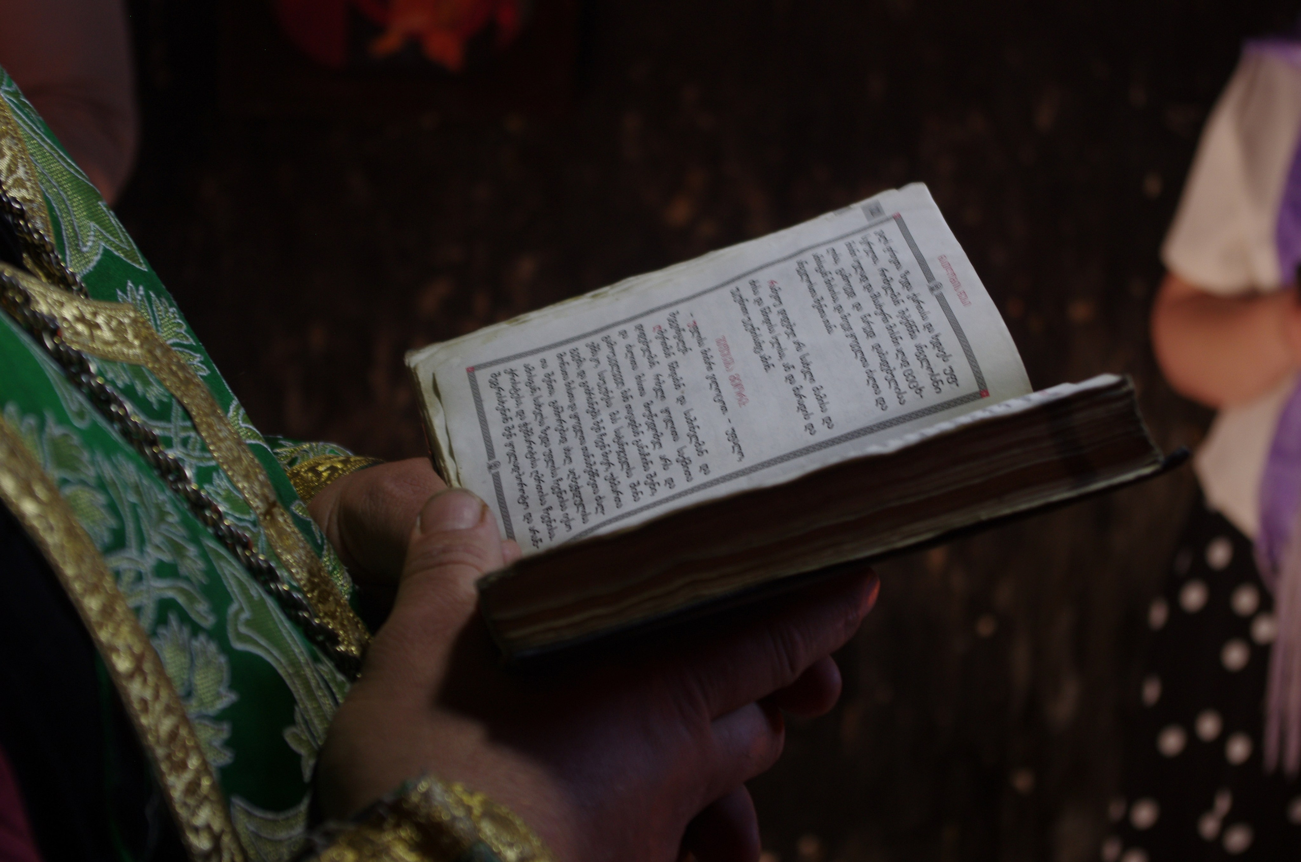 Крещение в Церкви Святого Георгия в Гогни. Портретный фотограф Денис Милютин