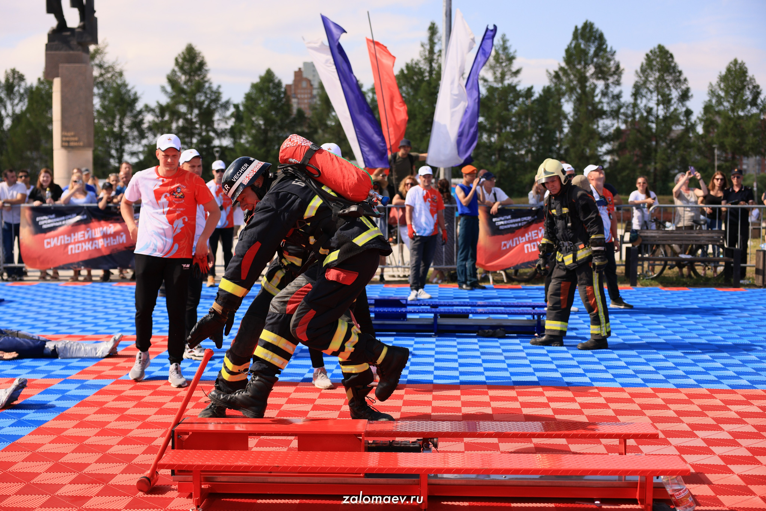Сильнейший пожарный. Фотограф Александр Заломаев