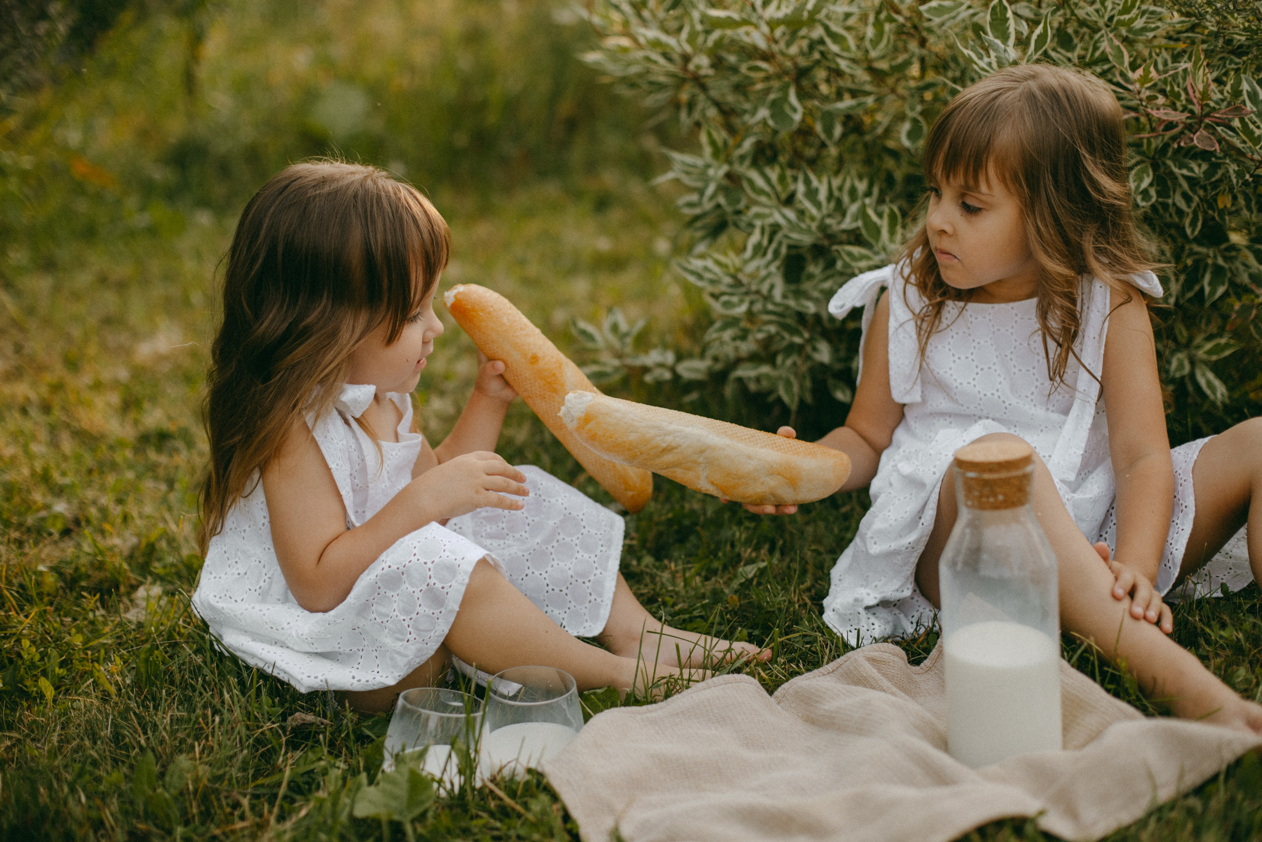 Эмма и Влада на летней прогулке с мамой. Фотограф Наталья Кургина Слюдянка Иркутск