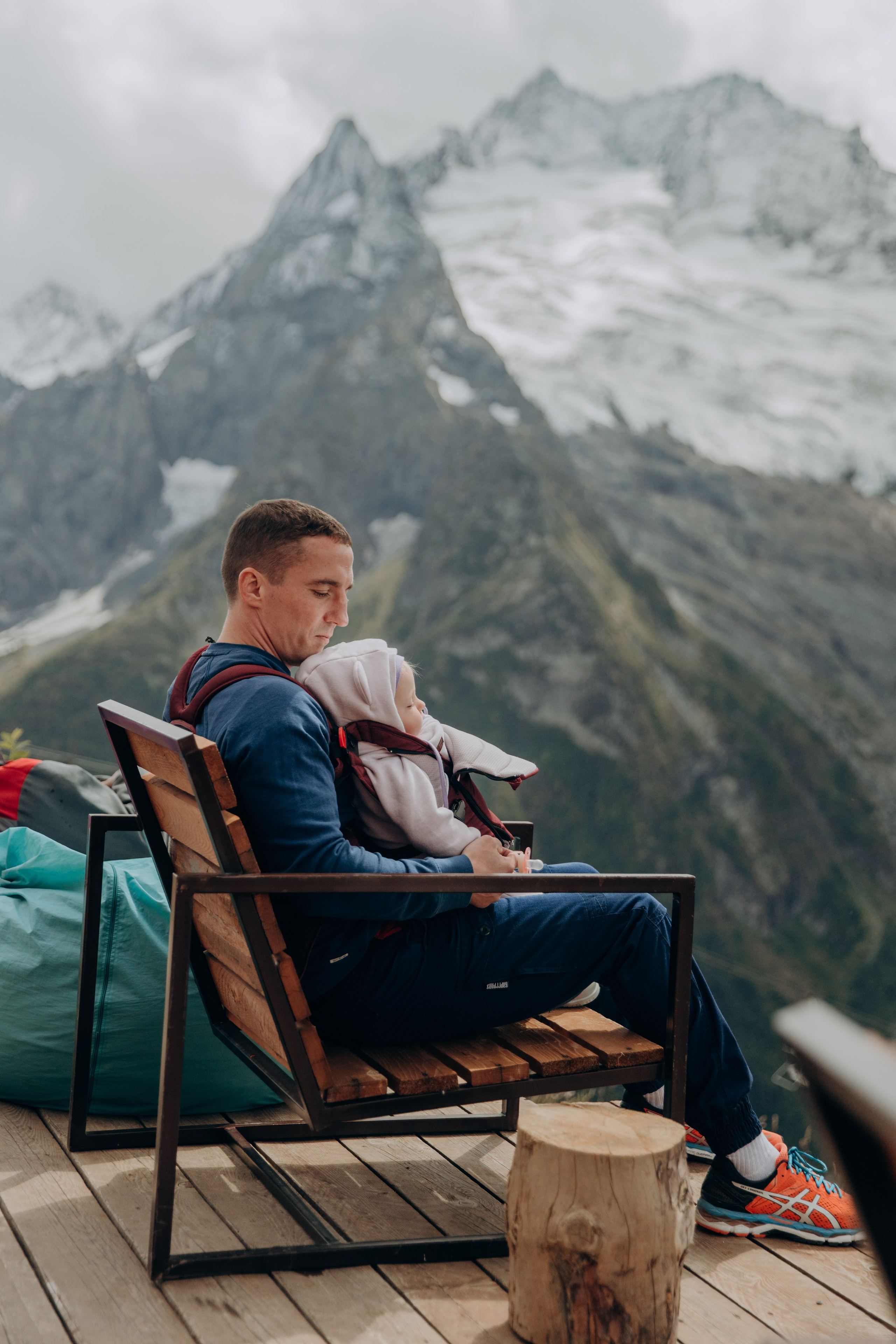 Юля с семьей, Домбай. Портфолио