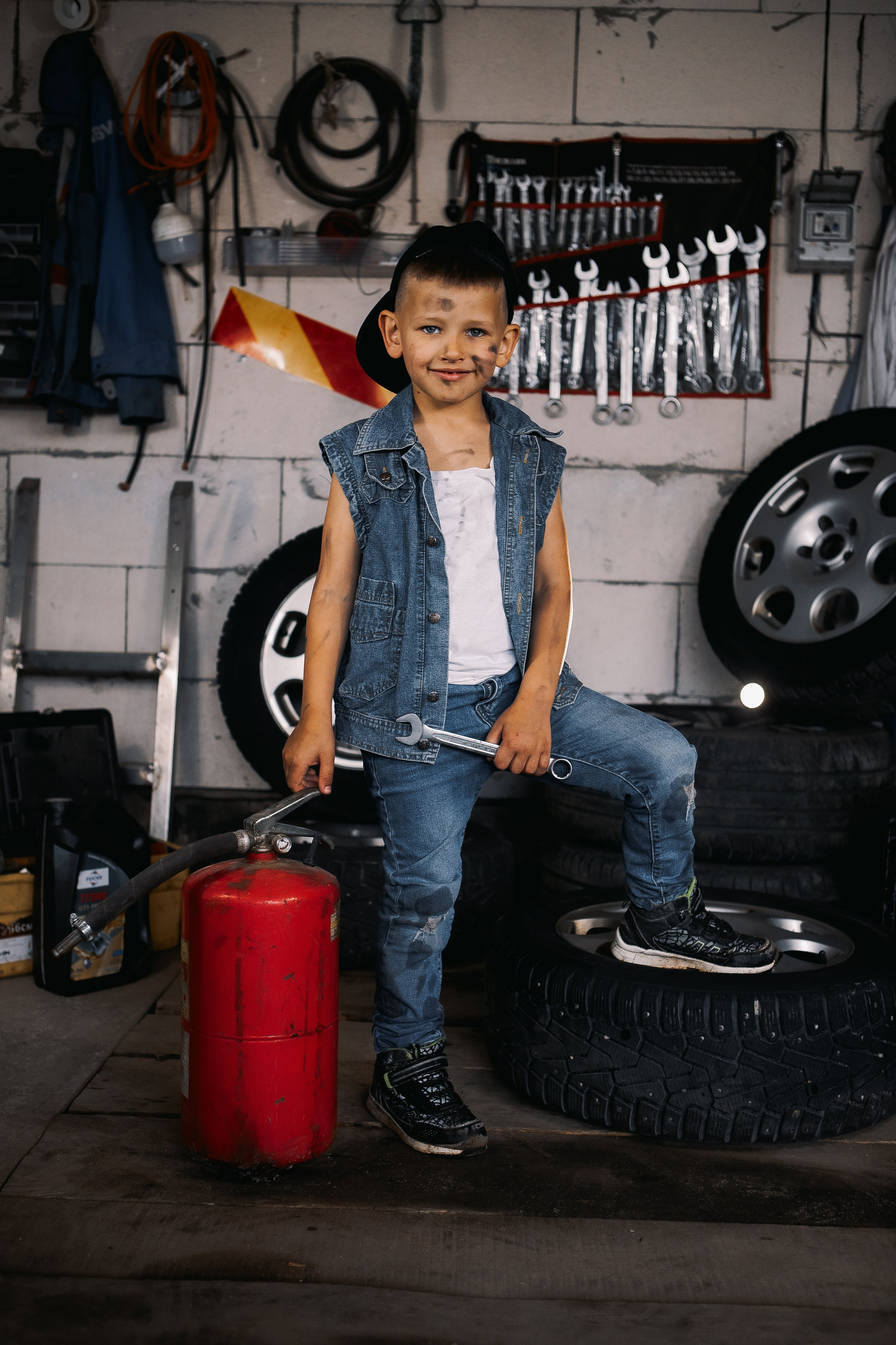 Фотосессия в гараже. Семейный детский фотограф. Фотосессия в Минске