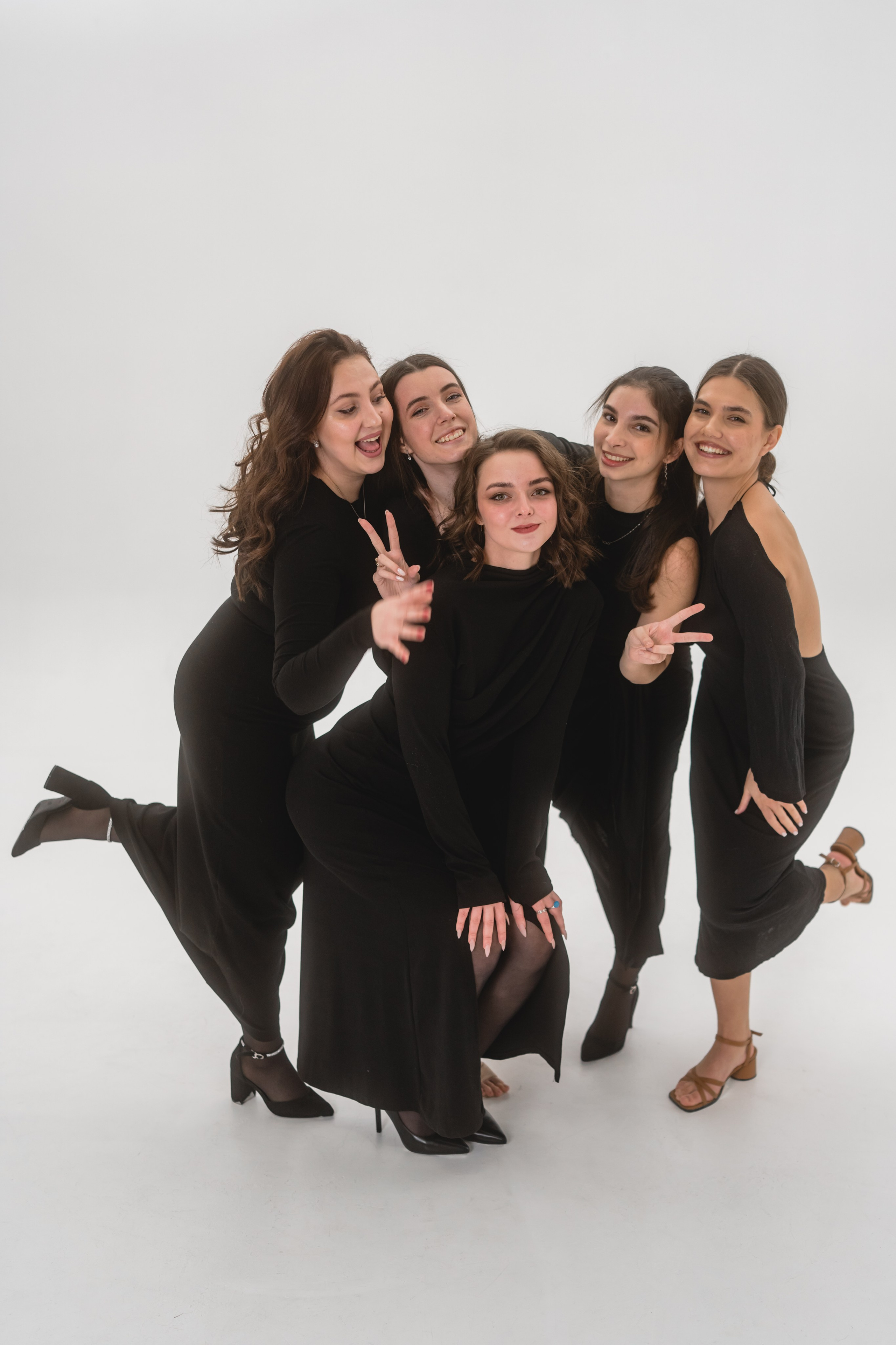 Студийная групповая фотосессия. Свадебный и индивидуальный фотограф Аля Мамакова