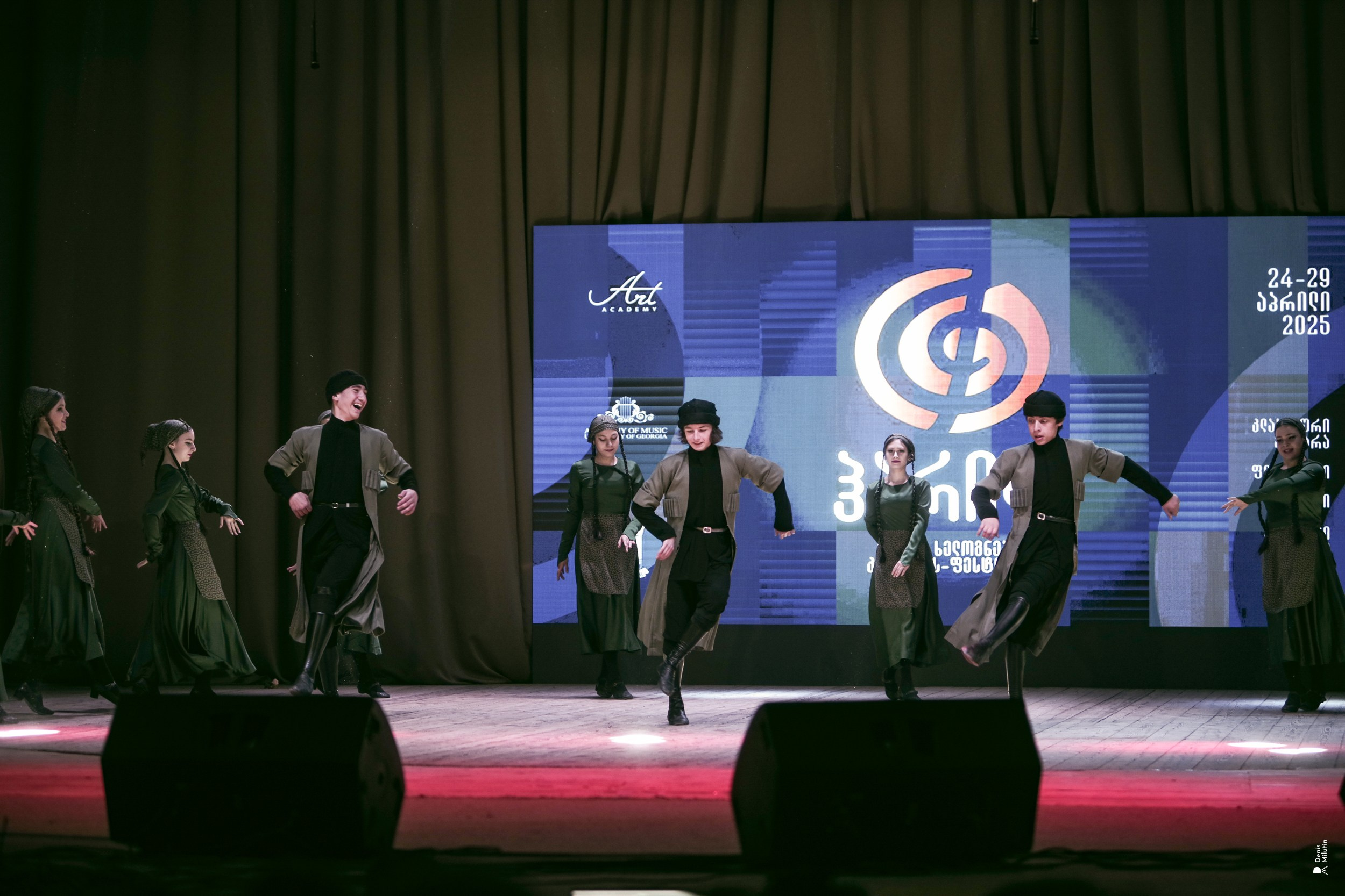 Танцы в Хоби. Портретный фотограф Денис Милютин