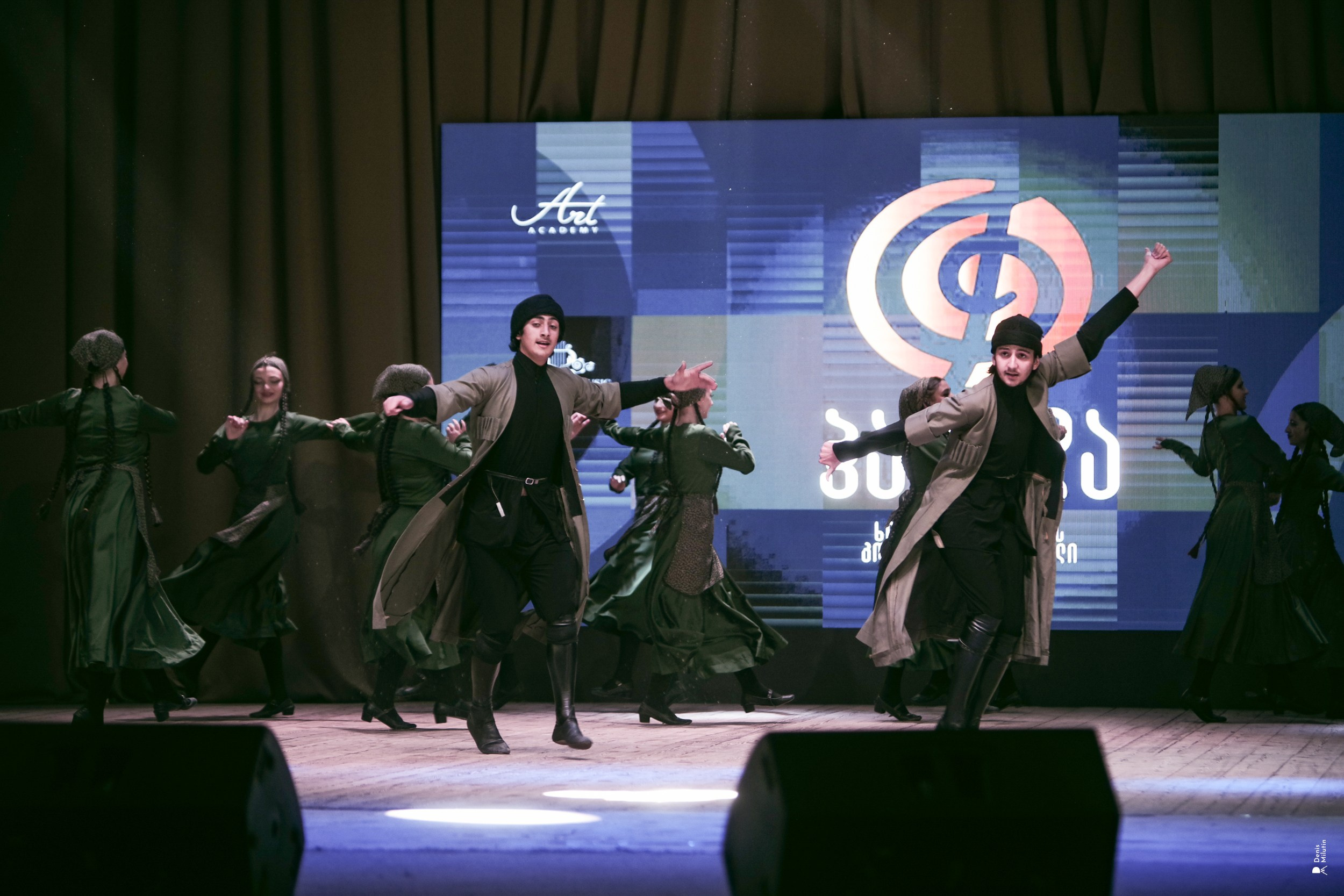 Танцы в Хоби. Портретный фотограф Денис Милютин